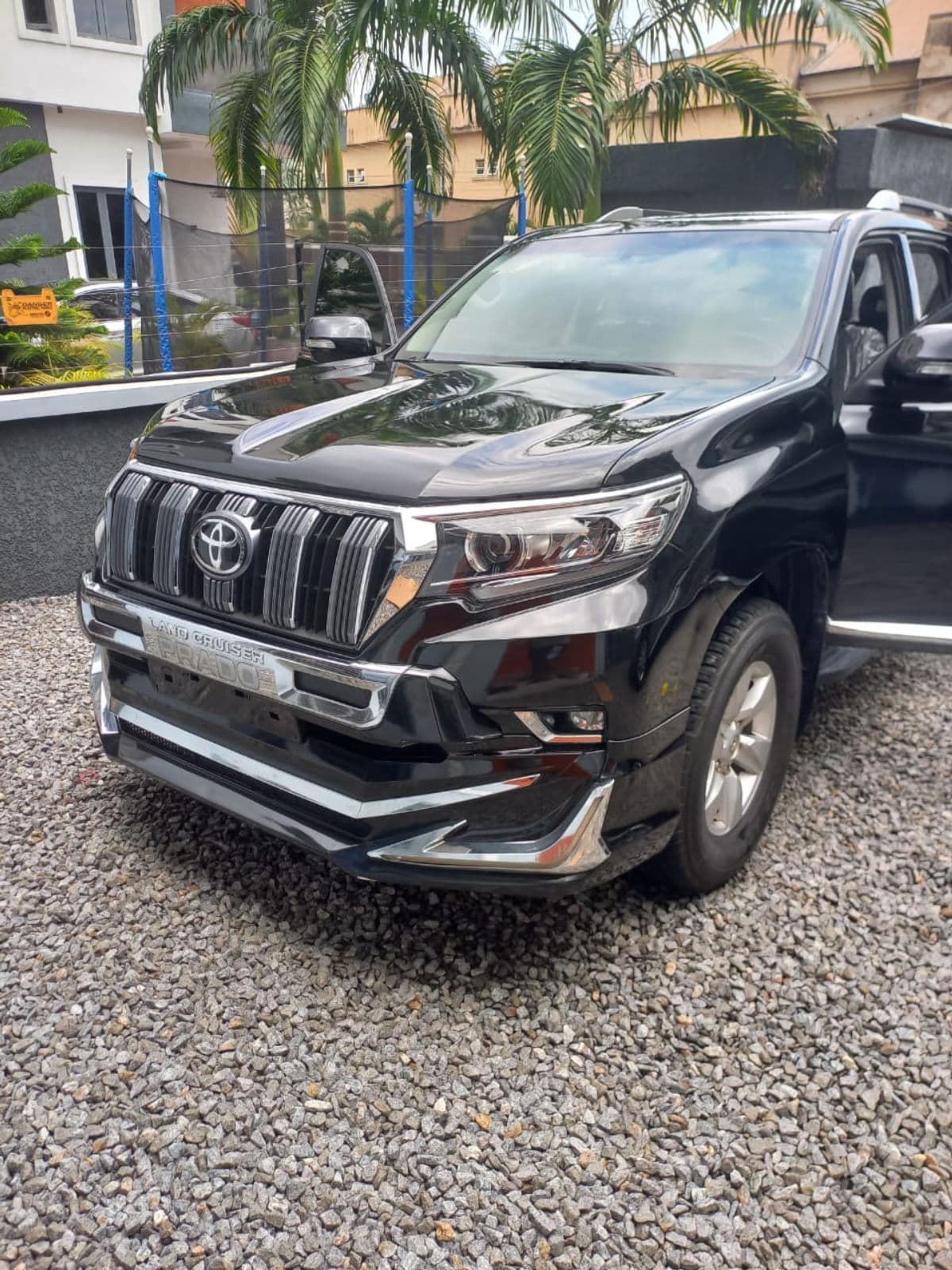 2020 Toyota Land Cruiser Prado SUV — photo 9 of 11