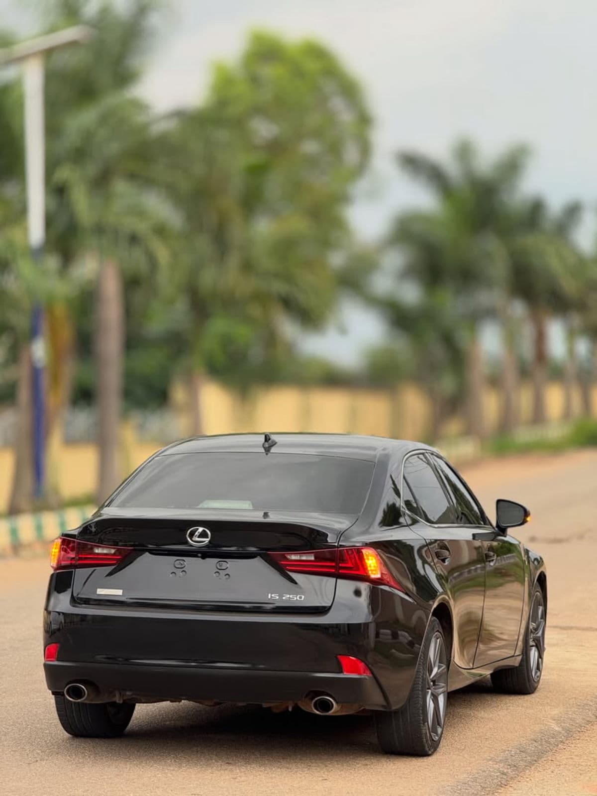 2015 Lexus IS Sedan — photo 5 of 6