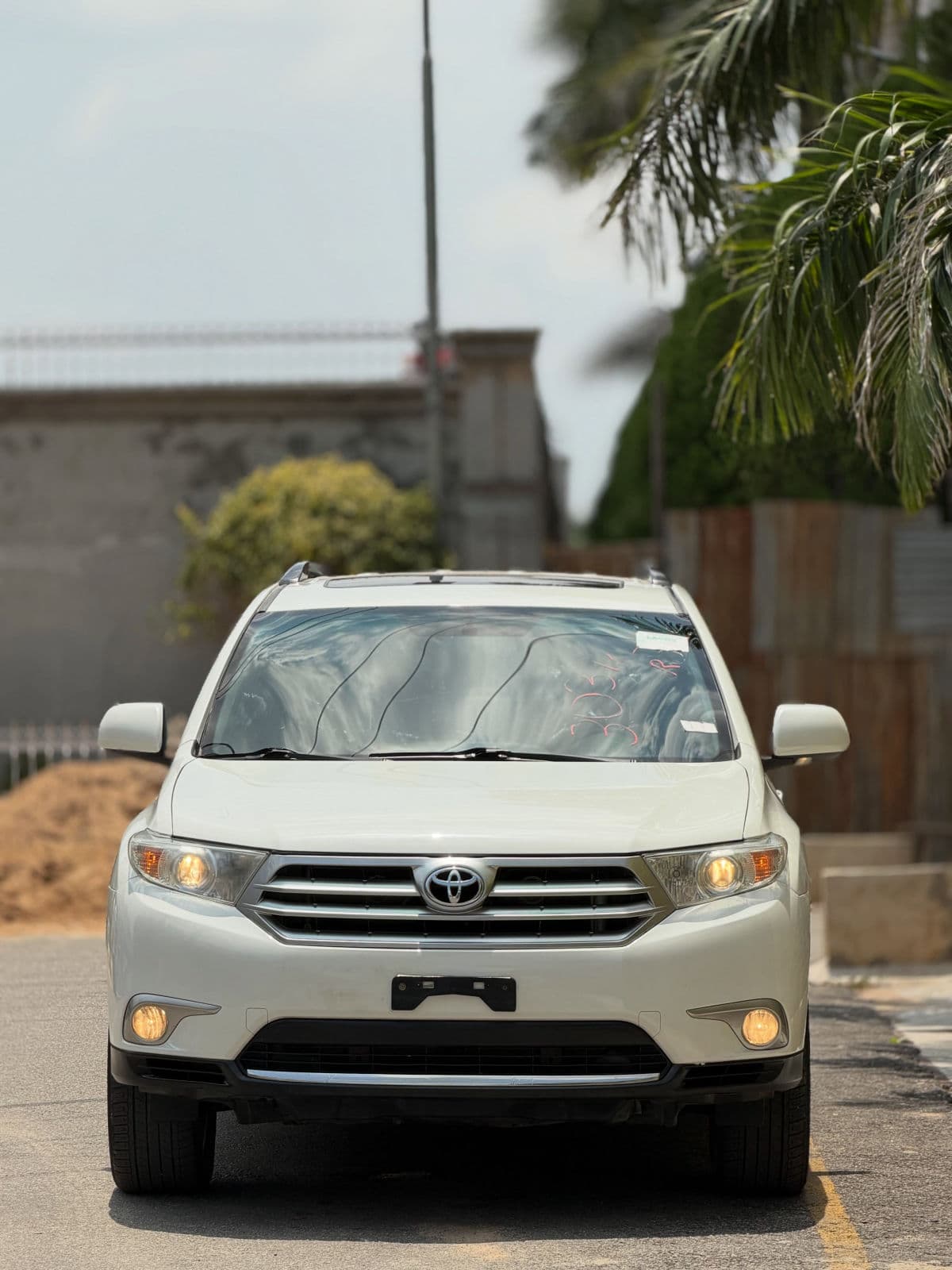2013 Toyota Highlander SUV — photo 4 of 8