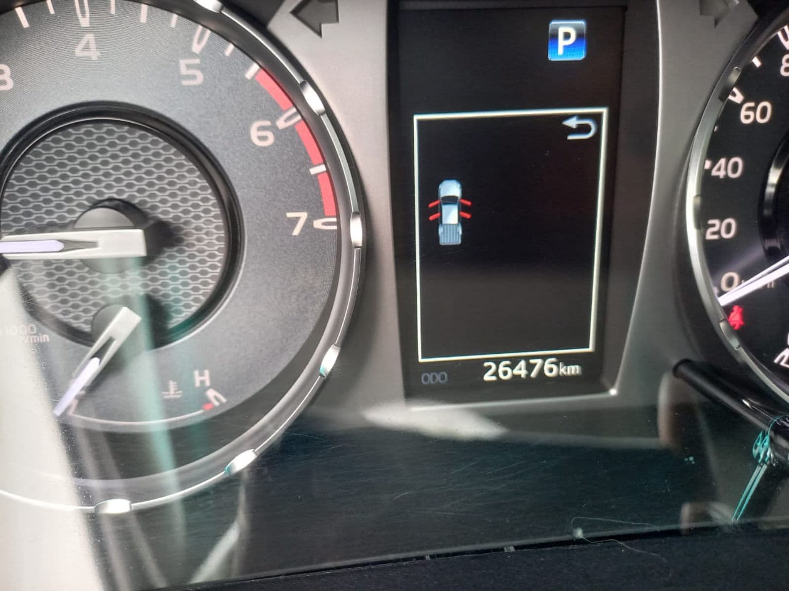 2022 Toyota HILUX Pickup — photo 2 of 10