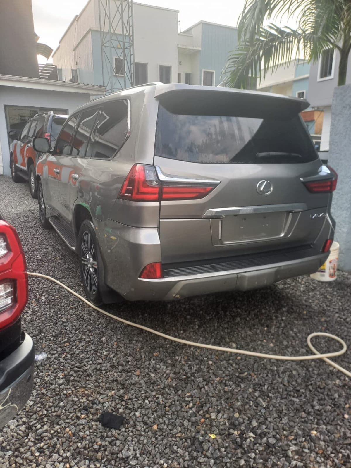 2018 Lexus LX SUV — photo 10 of 11