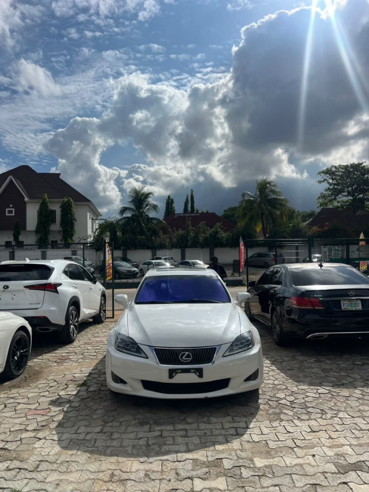2009 Lexus IS Sedan — photo 2 of 6
