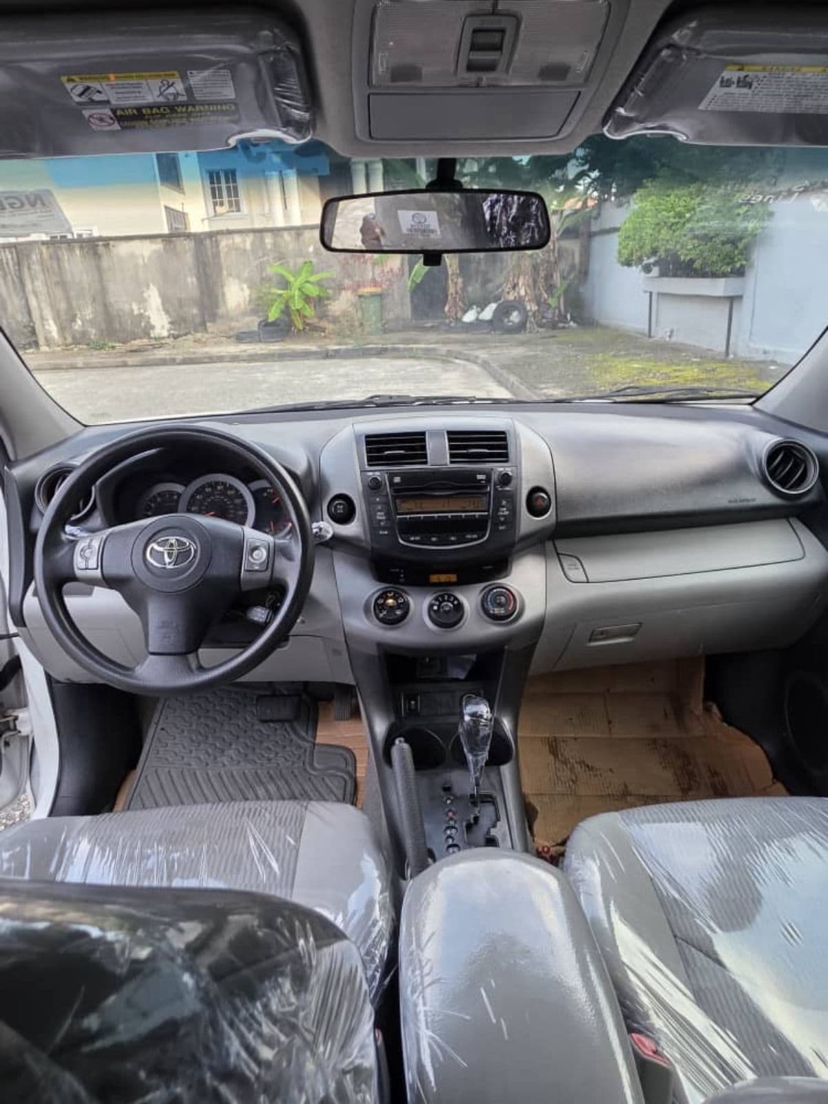 2010 Toyota Rav4 SUV — photo 2 of 10