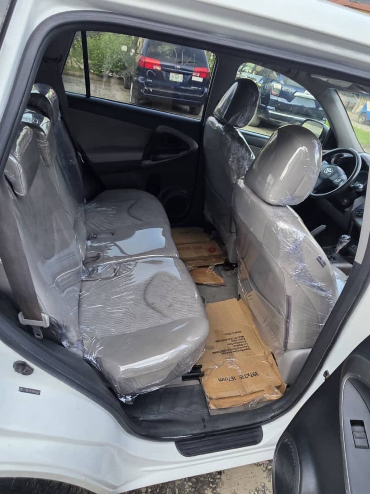 2010 Toyota Rav4 SUV — photo 6 of 10
