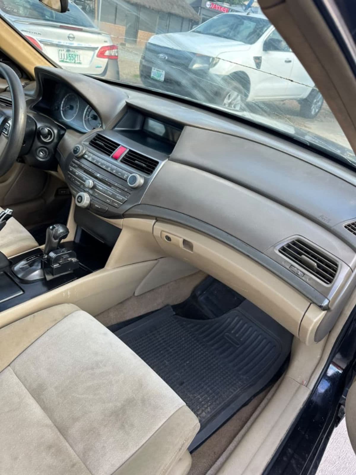 2009 Honda Accord Sedan — photo 7 of 8