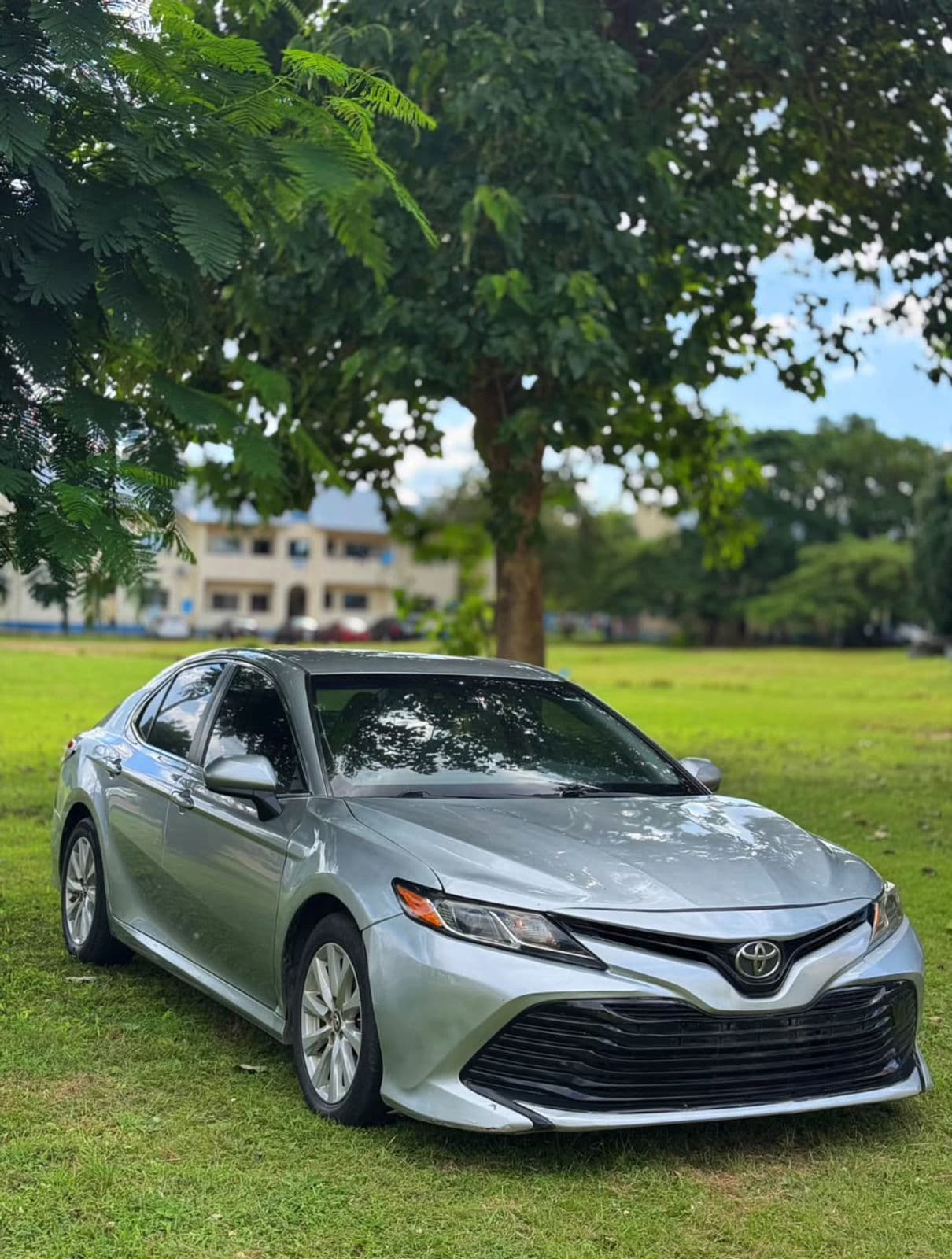 2018 Toyota Camry Sedan — photo 3 of 8
