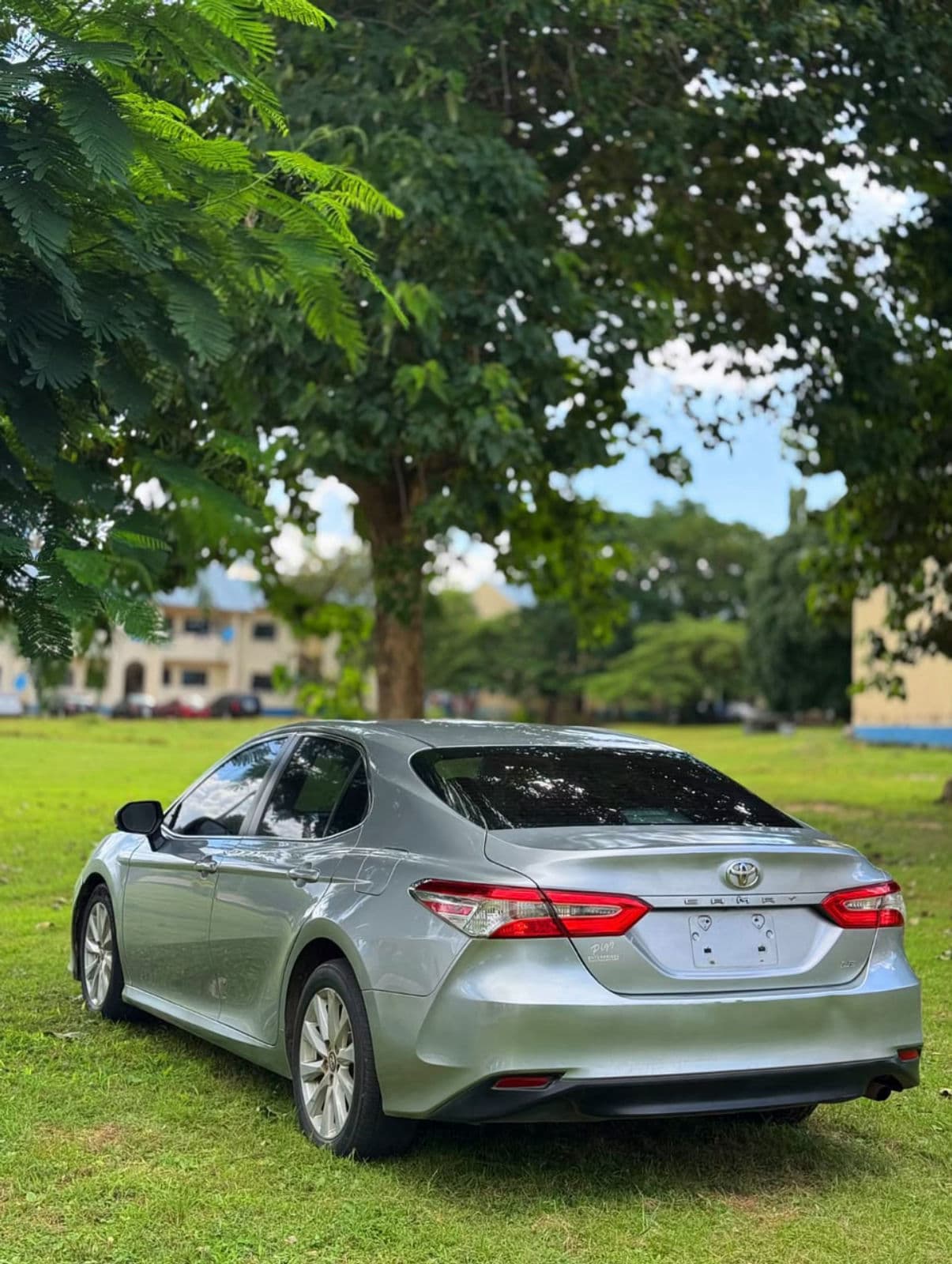 2018 Toyota Camry Sedan — photo 6 of 8