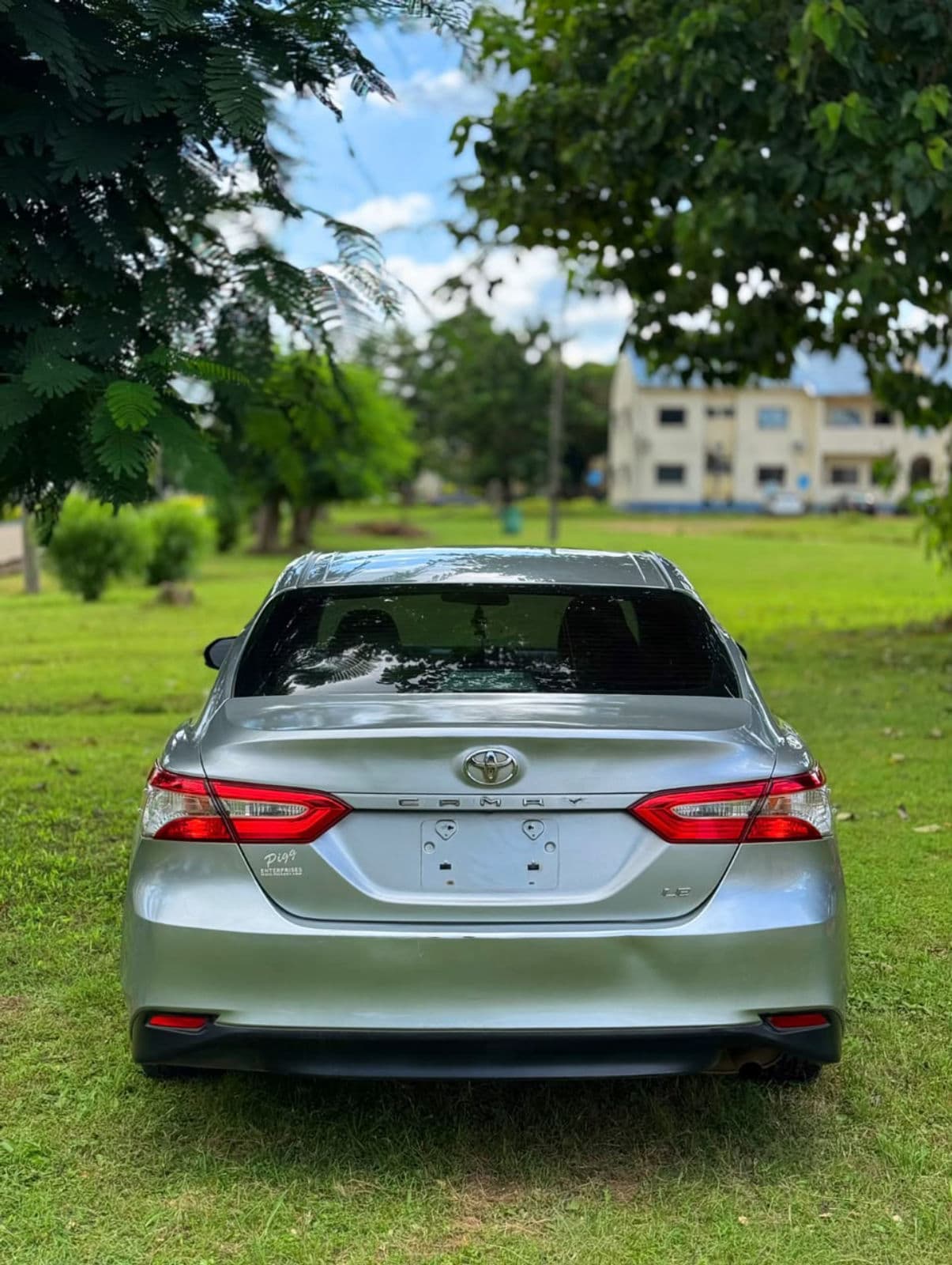 2018 Toyota Camry Sedan — photo 7 of 8
