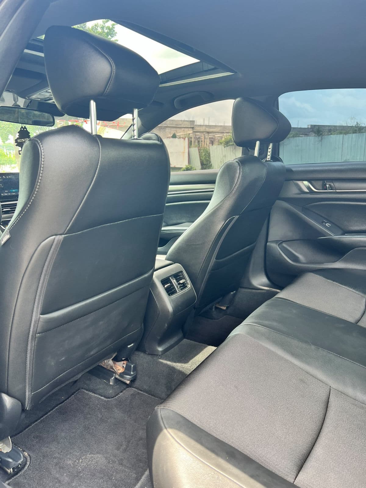 2019 Honda Accord Sedan — photo 6 of 11