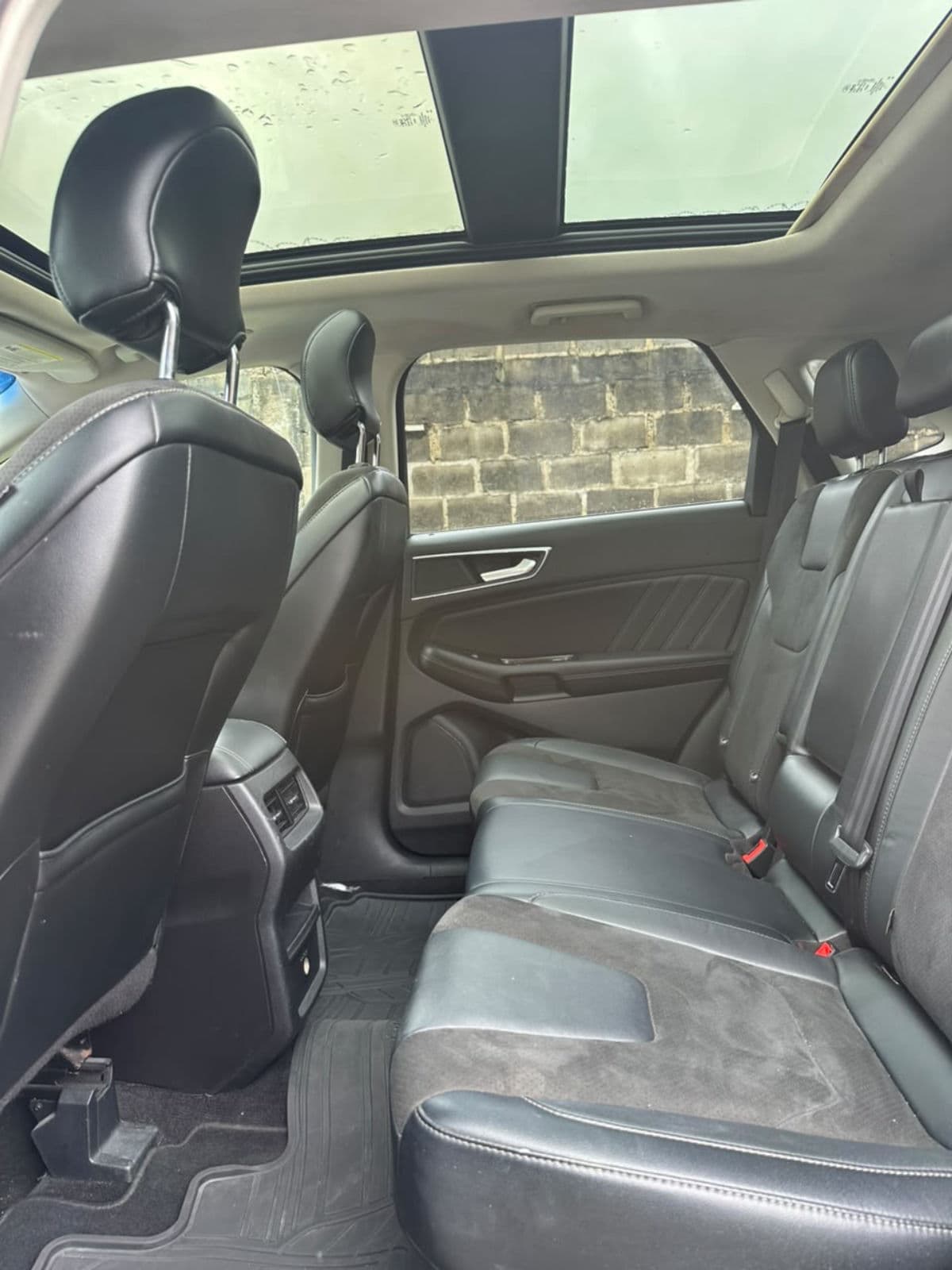 2016 Ford Edge SUV — photo 5 of 11