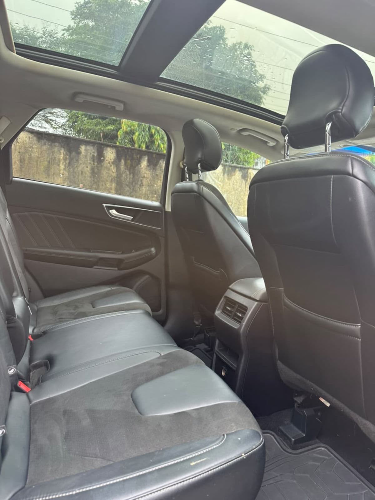 2016 Ford Edge SUV — photo 6 of 11