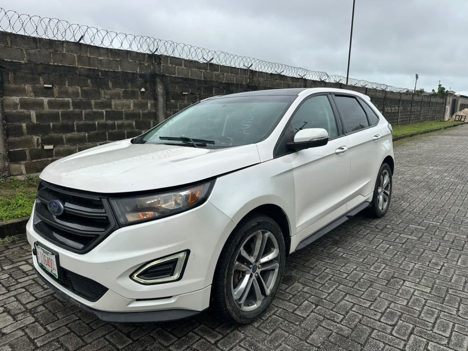 2016 Ford Edge SUV — photo 9 of 11