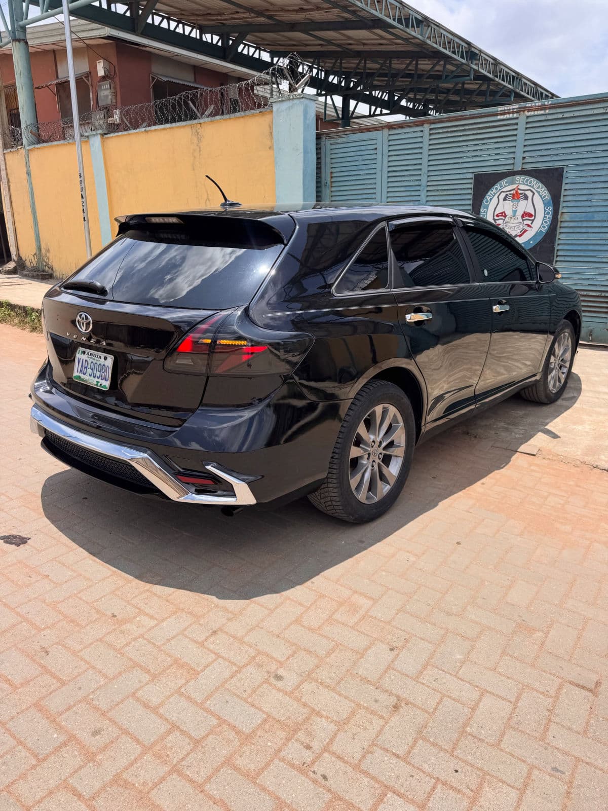 2013 Toyota Venza SUV — photo 10 of 11