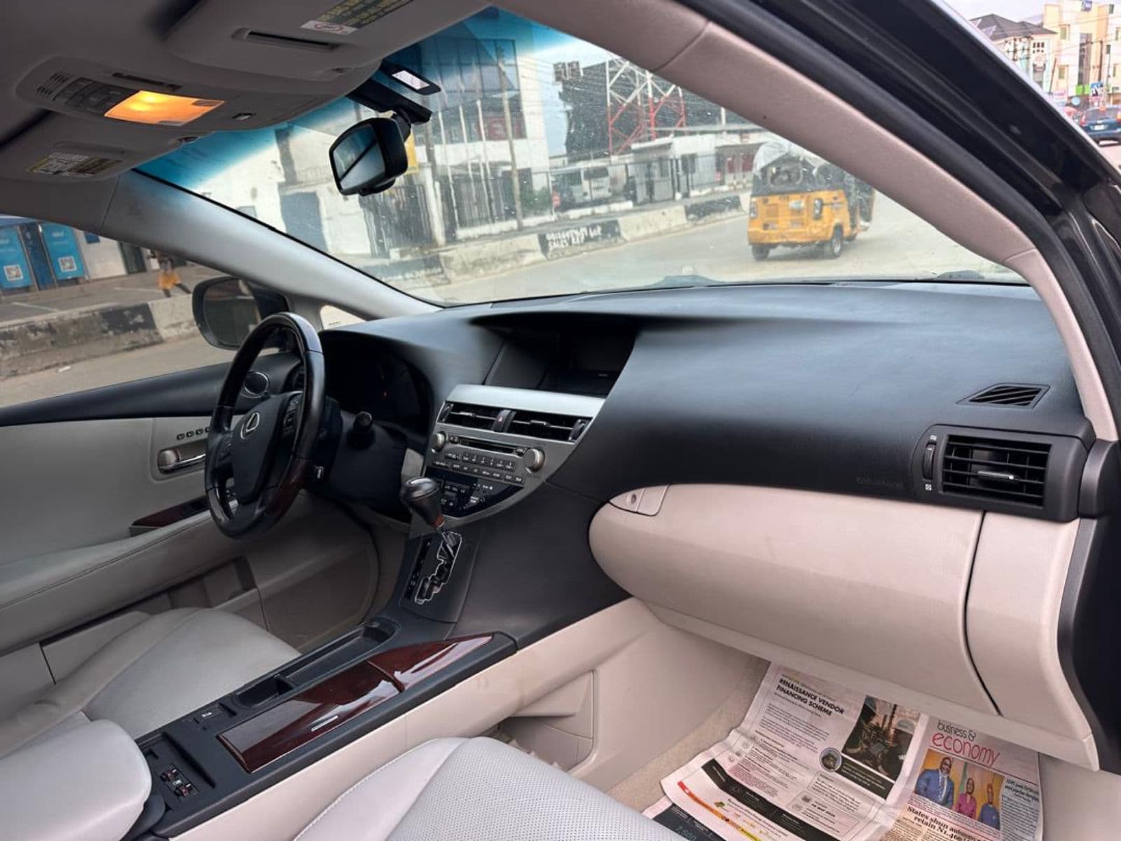 2010 Lexus RX SUV — photo 7 of 11
