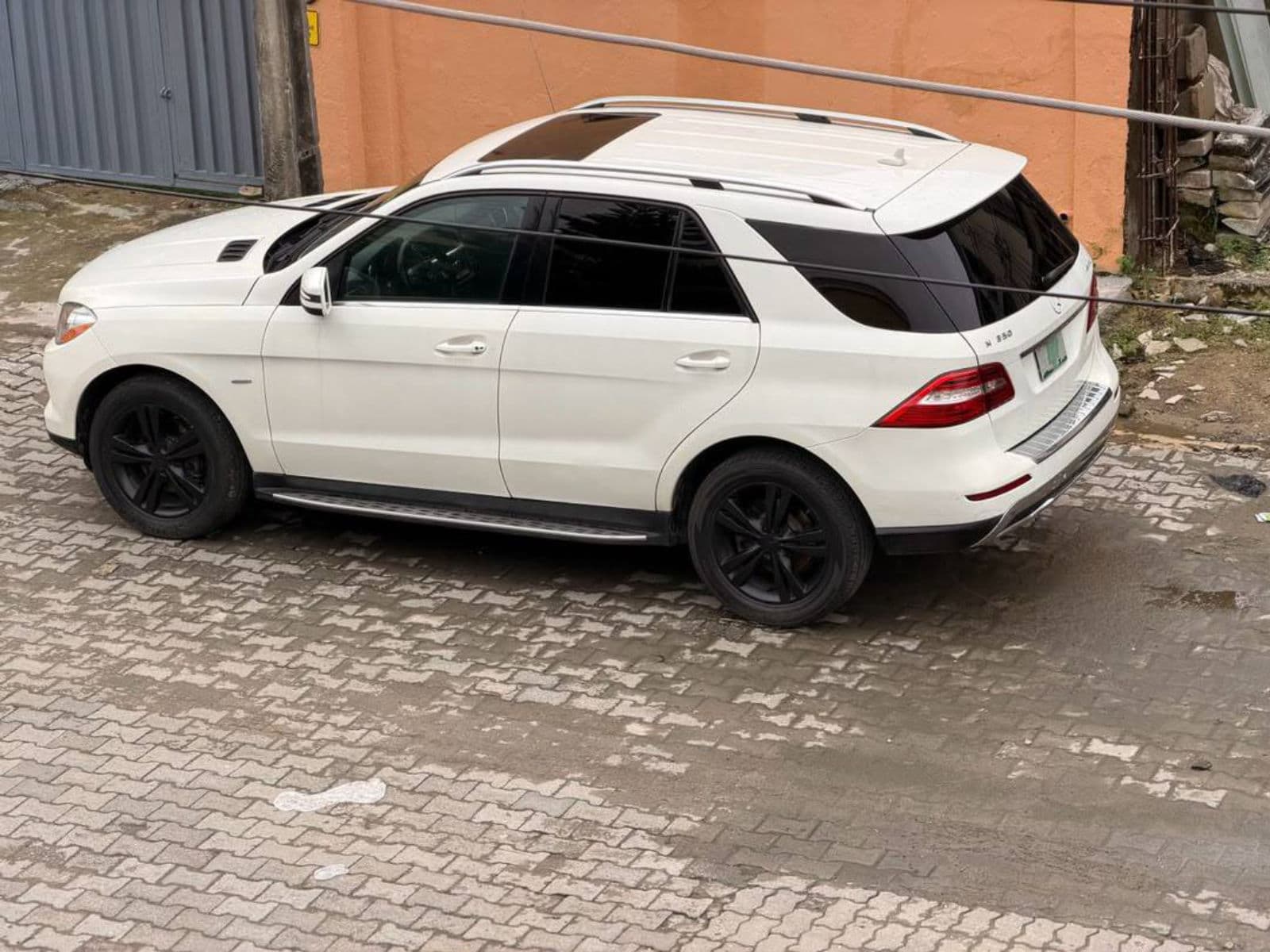 2013 Mercedes-Benz M Class SUV — photo 2 of 6