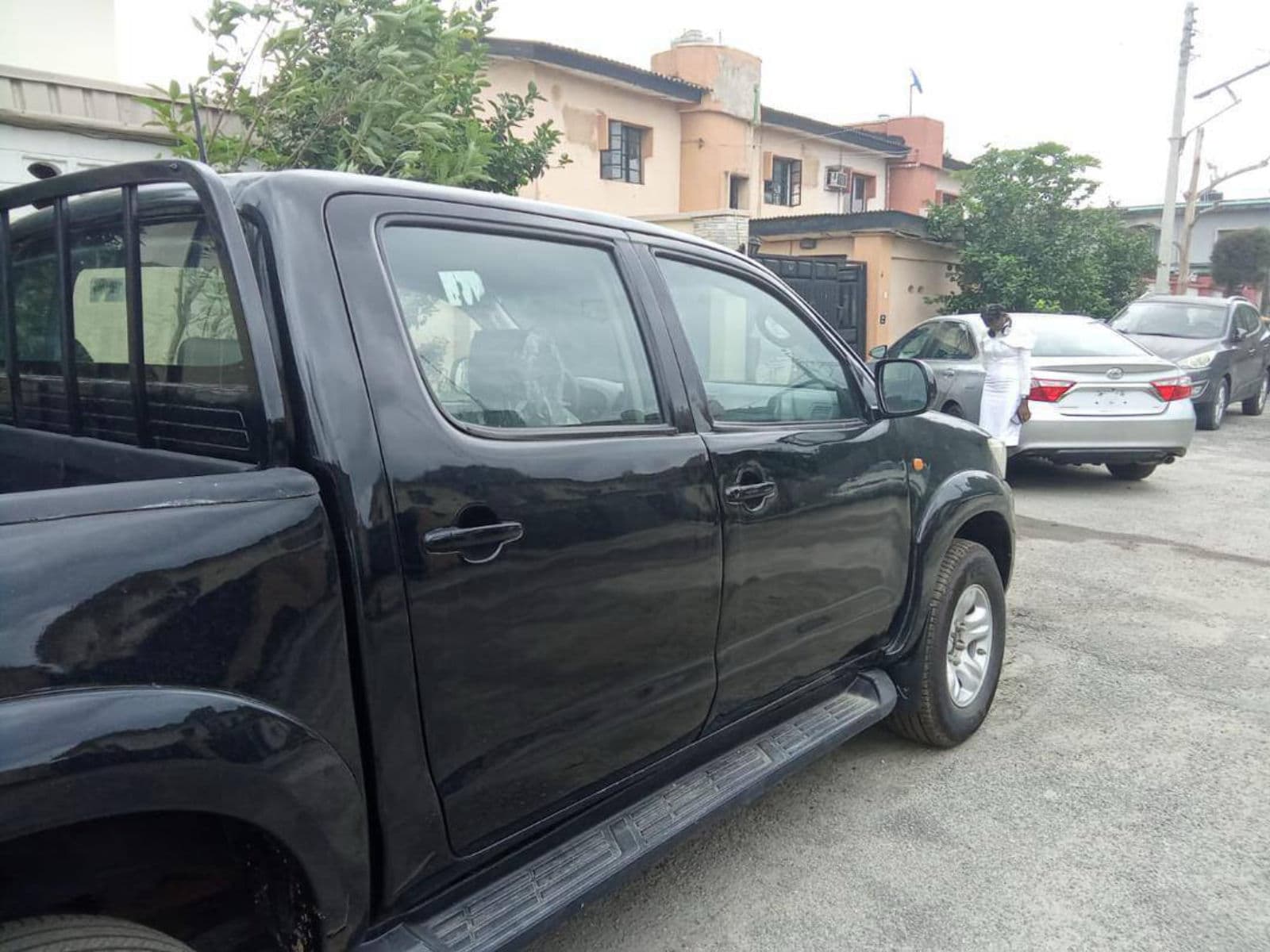 2014 Toyota HILUX Pickup — photo 6 of 9