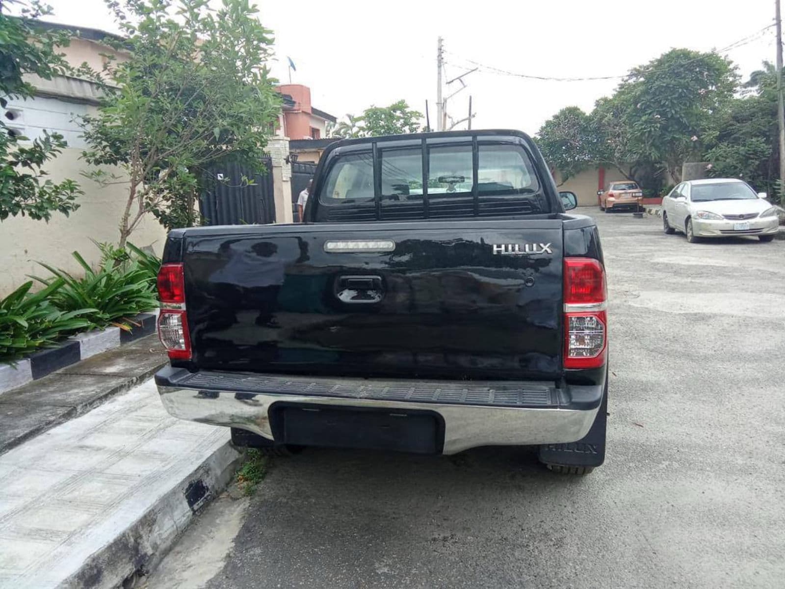 2014 Toyota HILUX Pickup — photo 7 of 9