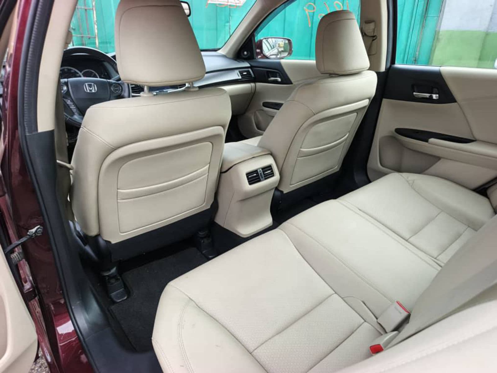 2013 Honda Accord Sedan — photo 5 of 9
