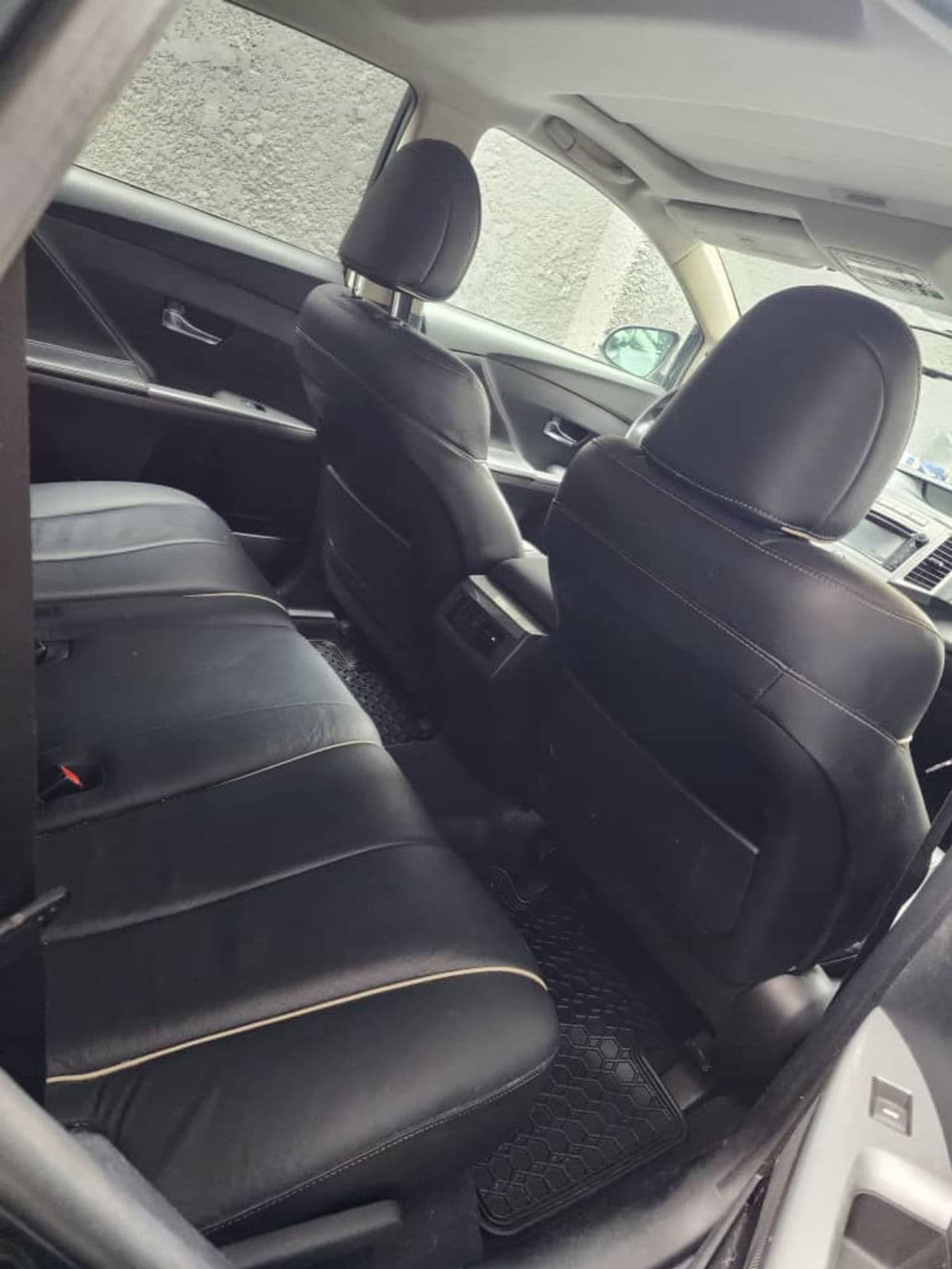 2015 Toyota Venza Coupe — photo 8 of 10