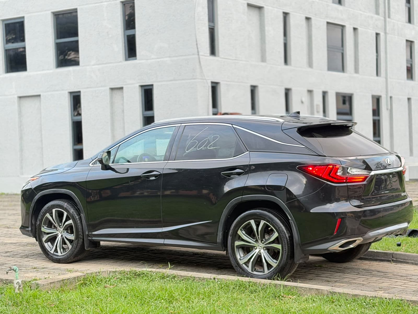 2017 Lexus RX SUV — photo 5 of 11