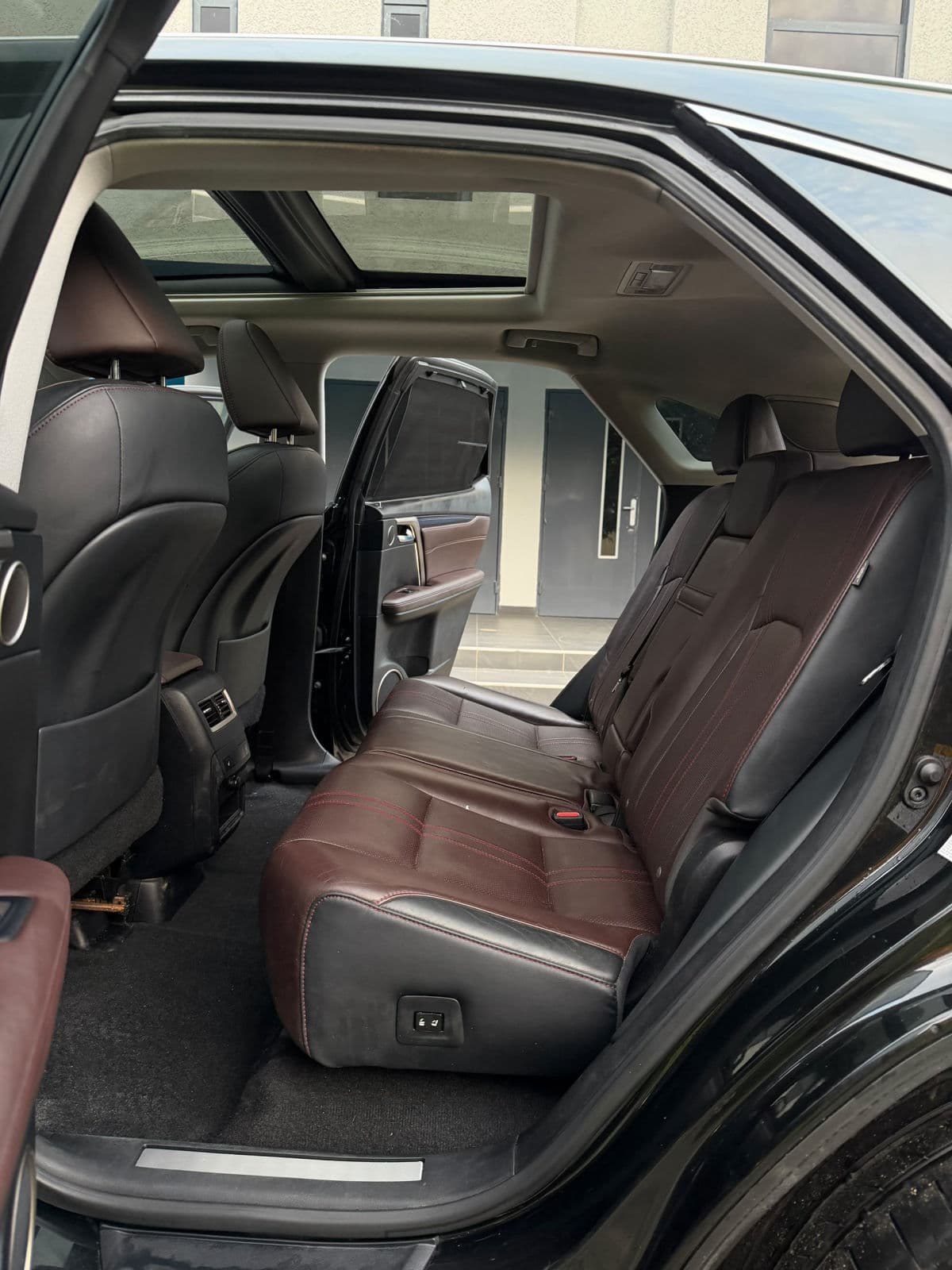 2017 Lexus RX SUV — photo 9 of 11