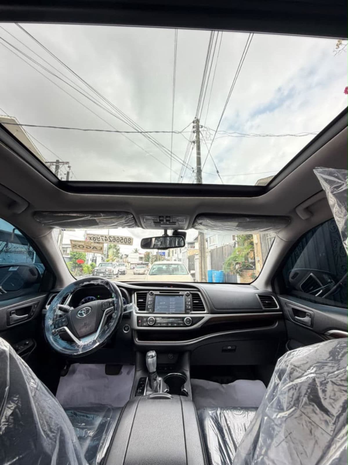 2015 Toyota Highlander SUV — photo 4 of 5