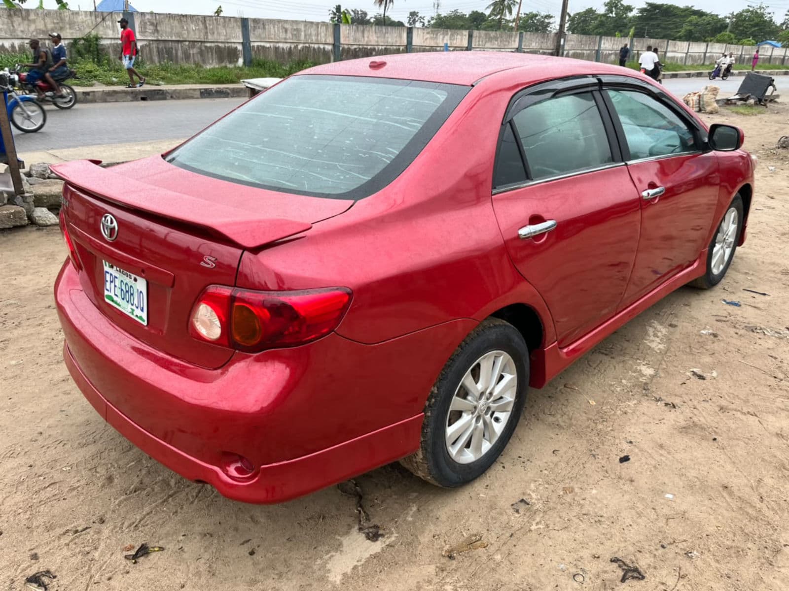 2010 Toyota Corolla Sedan — photo 8 of 9