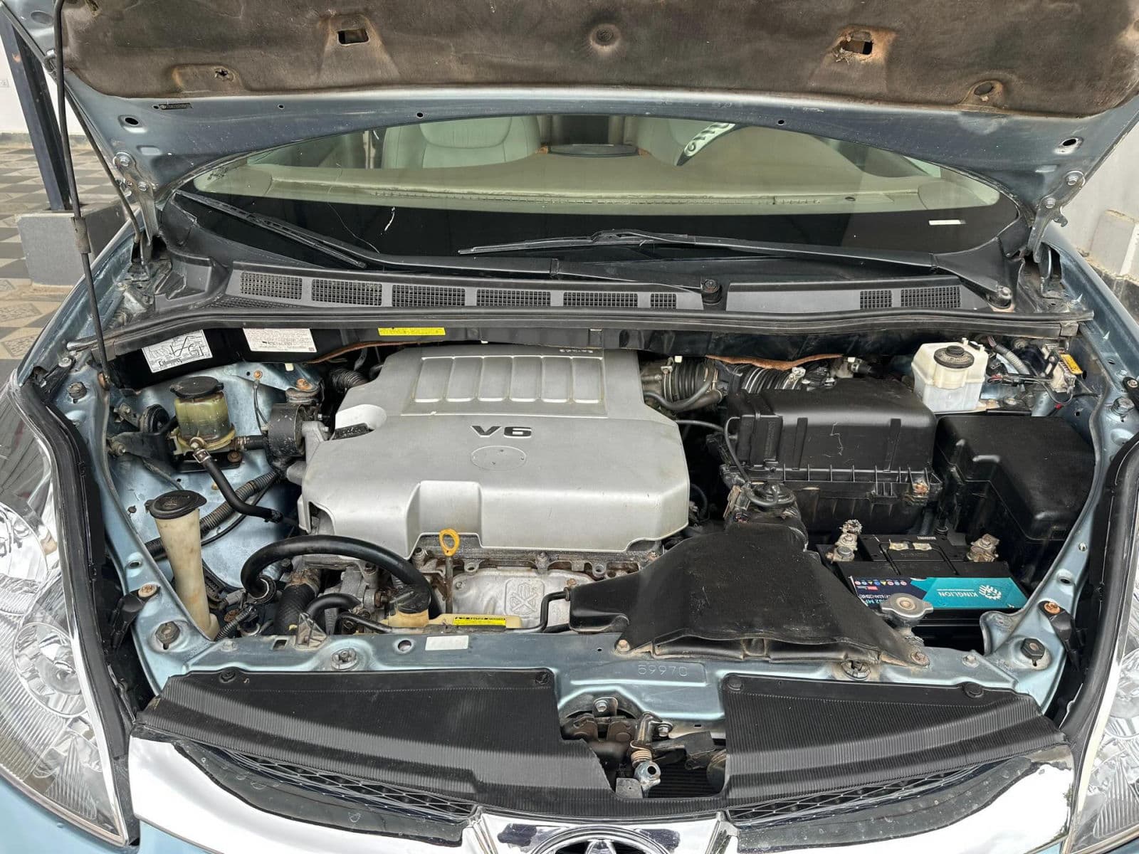 2005 Toyota Sienna Bus — photo 5 of 11