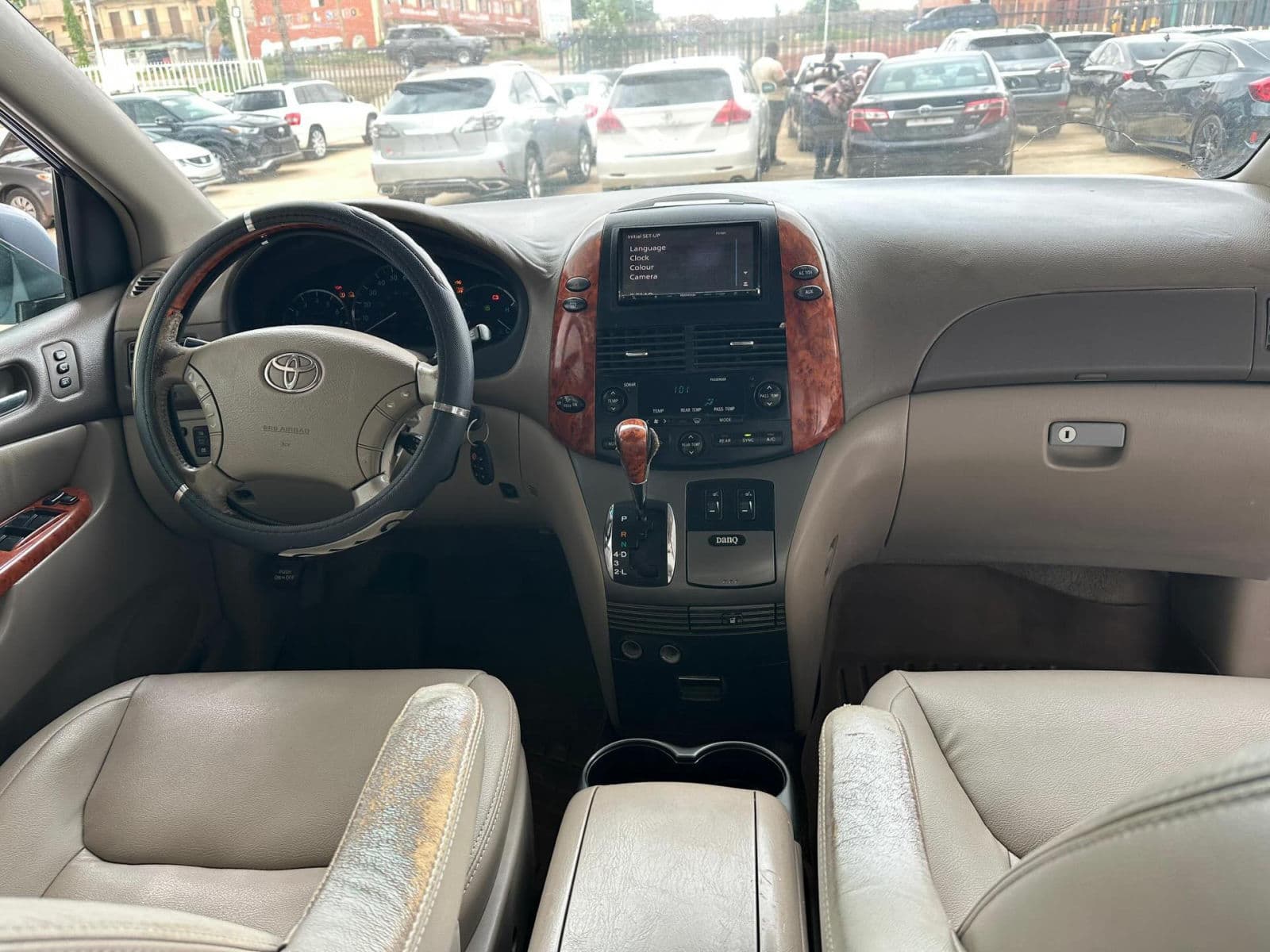 2005 Toyota Sienna Bus — photo 7 of 11