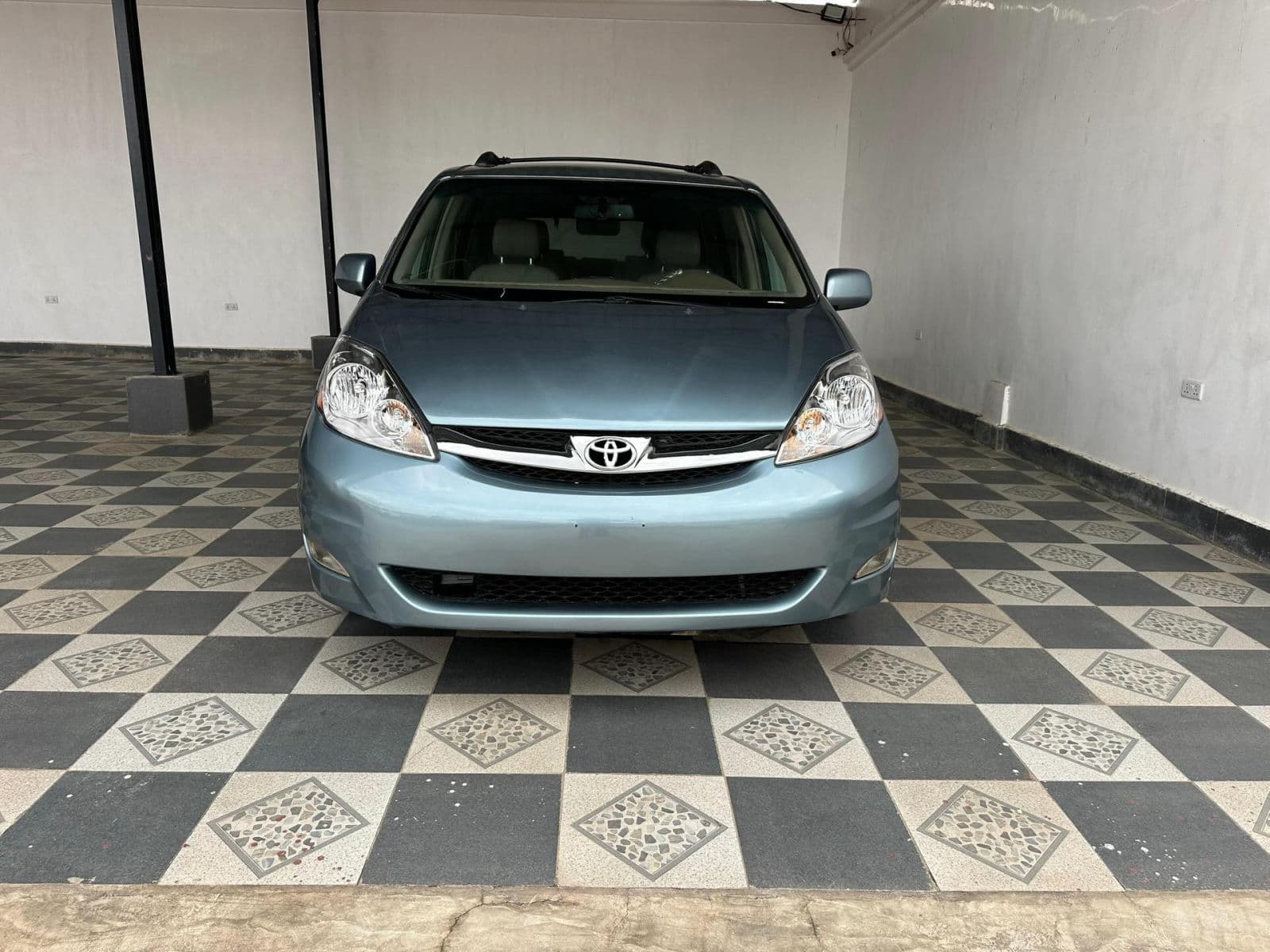 2005 Toyota Sienna Bus — Foreign Used for sale in Lagos State Nigeria