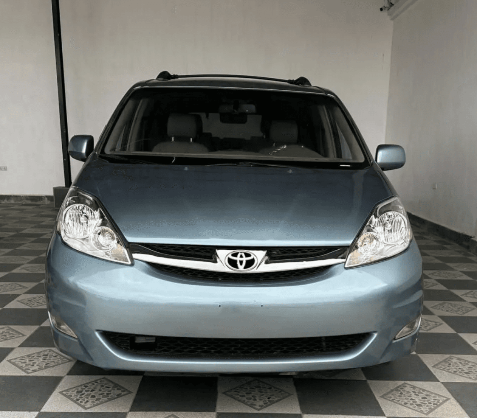 2005 Toyota Sienna Bus — Foreign Used for sale in Lagos State Nigeria