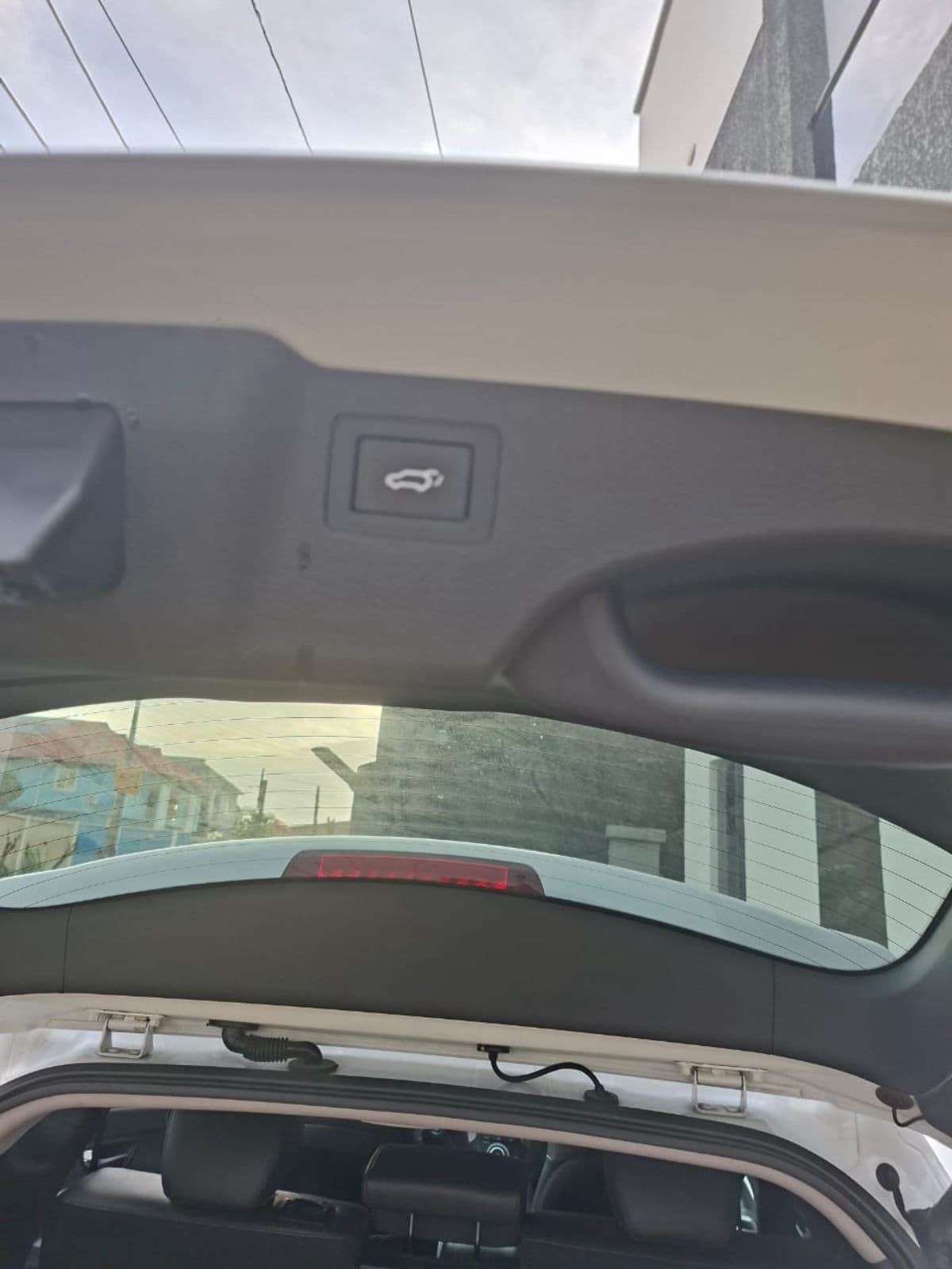 2017 Hyundai Santa-fe SUV — photo 7 of 10