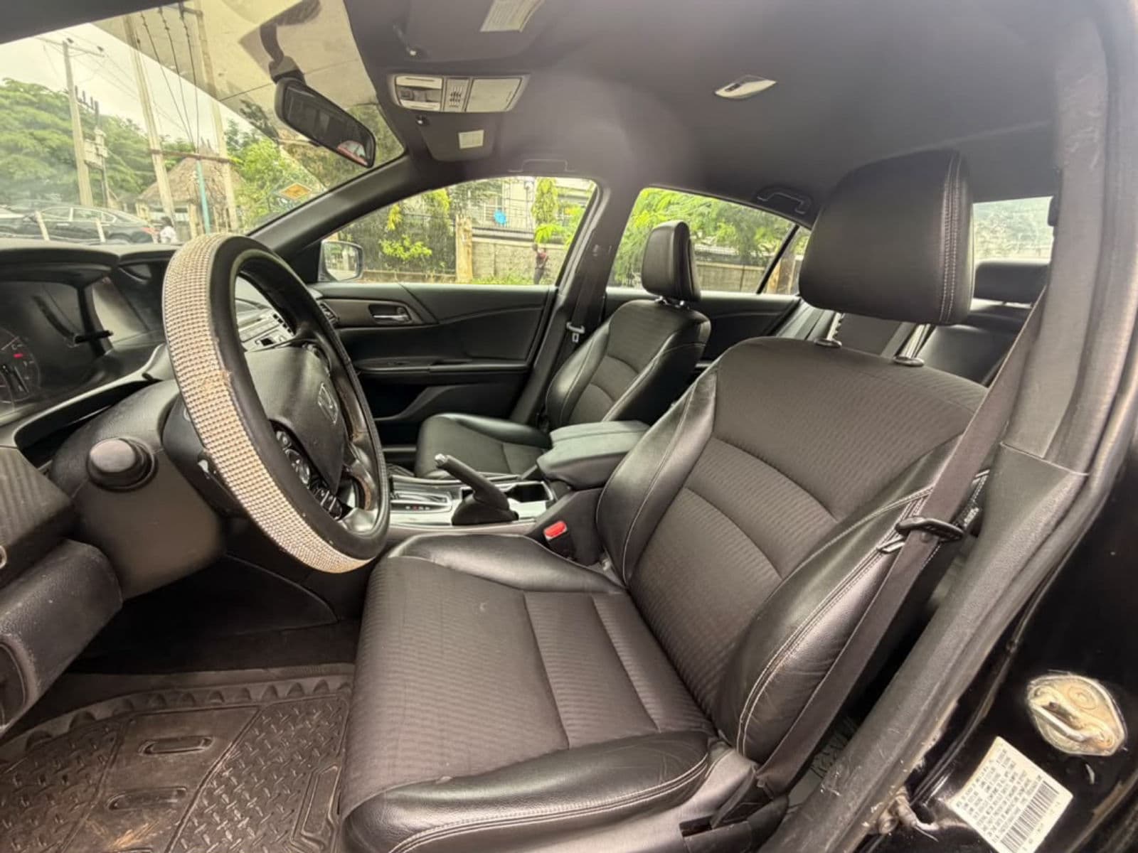 2016 Honda Accord Sedan — photo 4 of 8