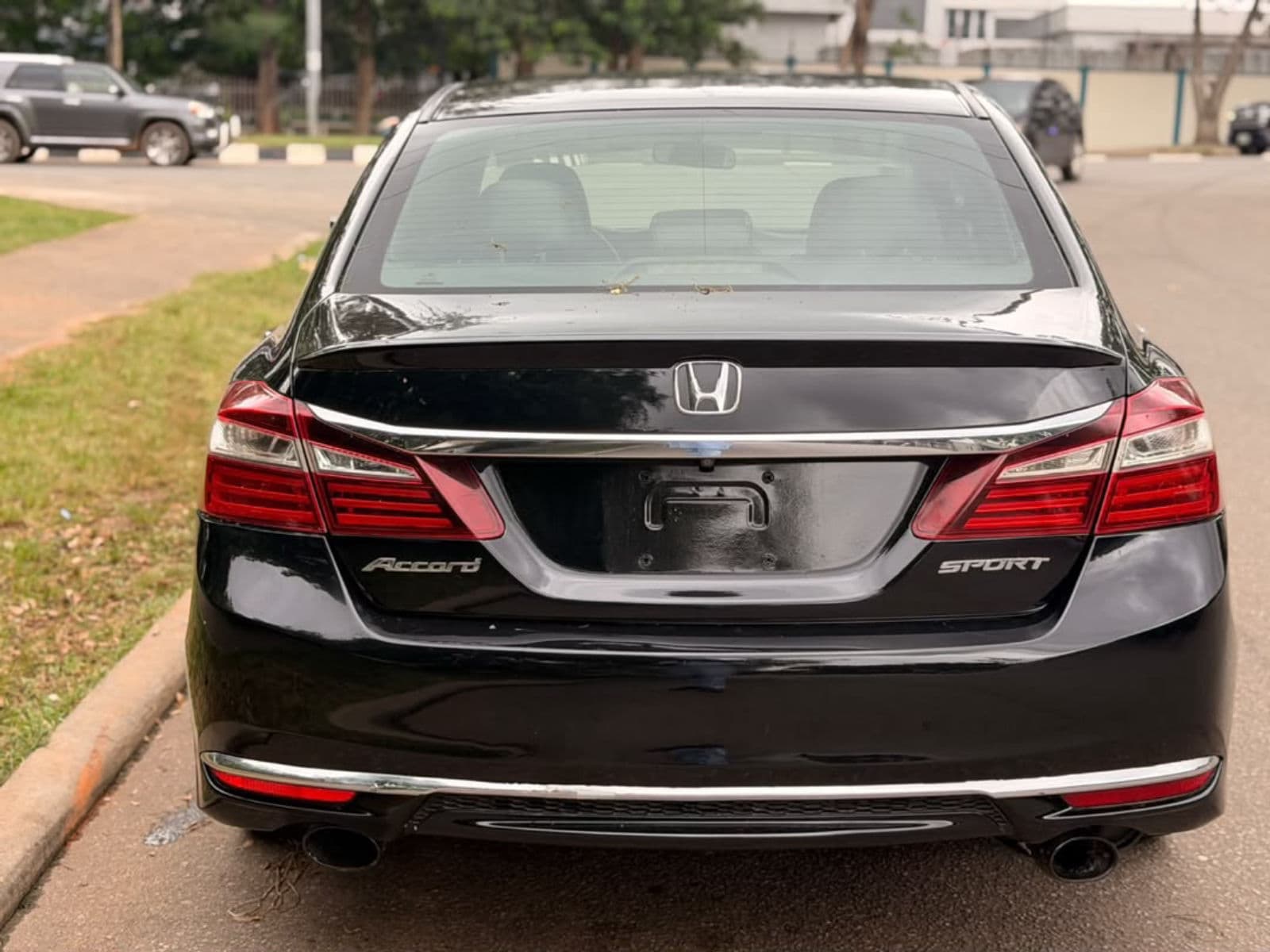 2016 Honda Accord Sedan — photo 7 of 8
