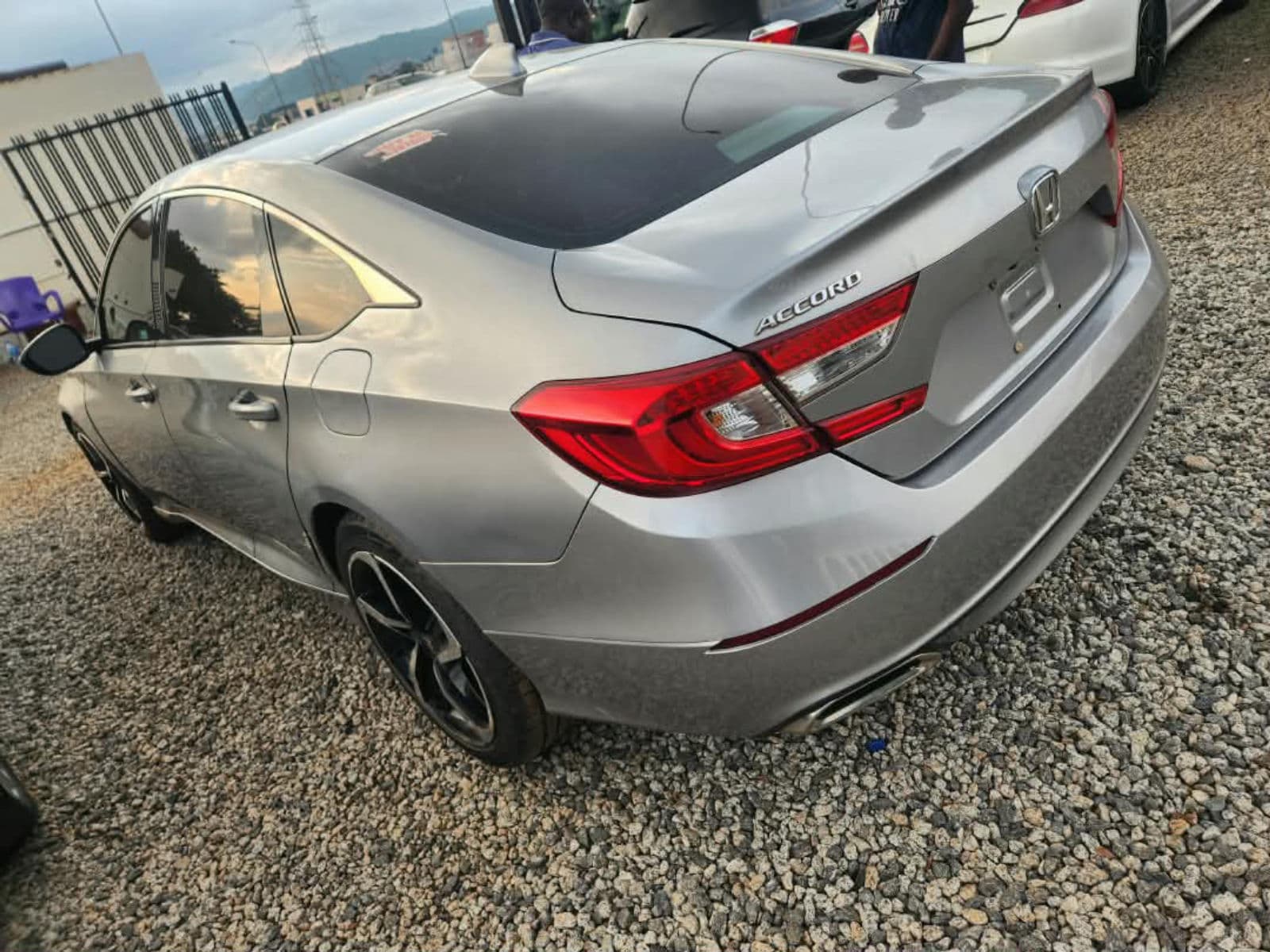 2019 Honda Accord Sedan — photo 5 of 8