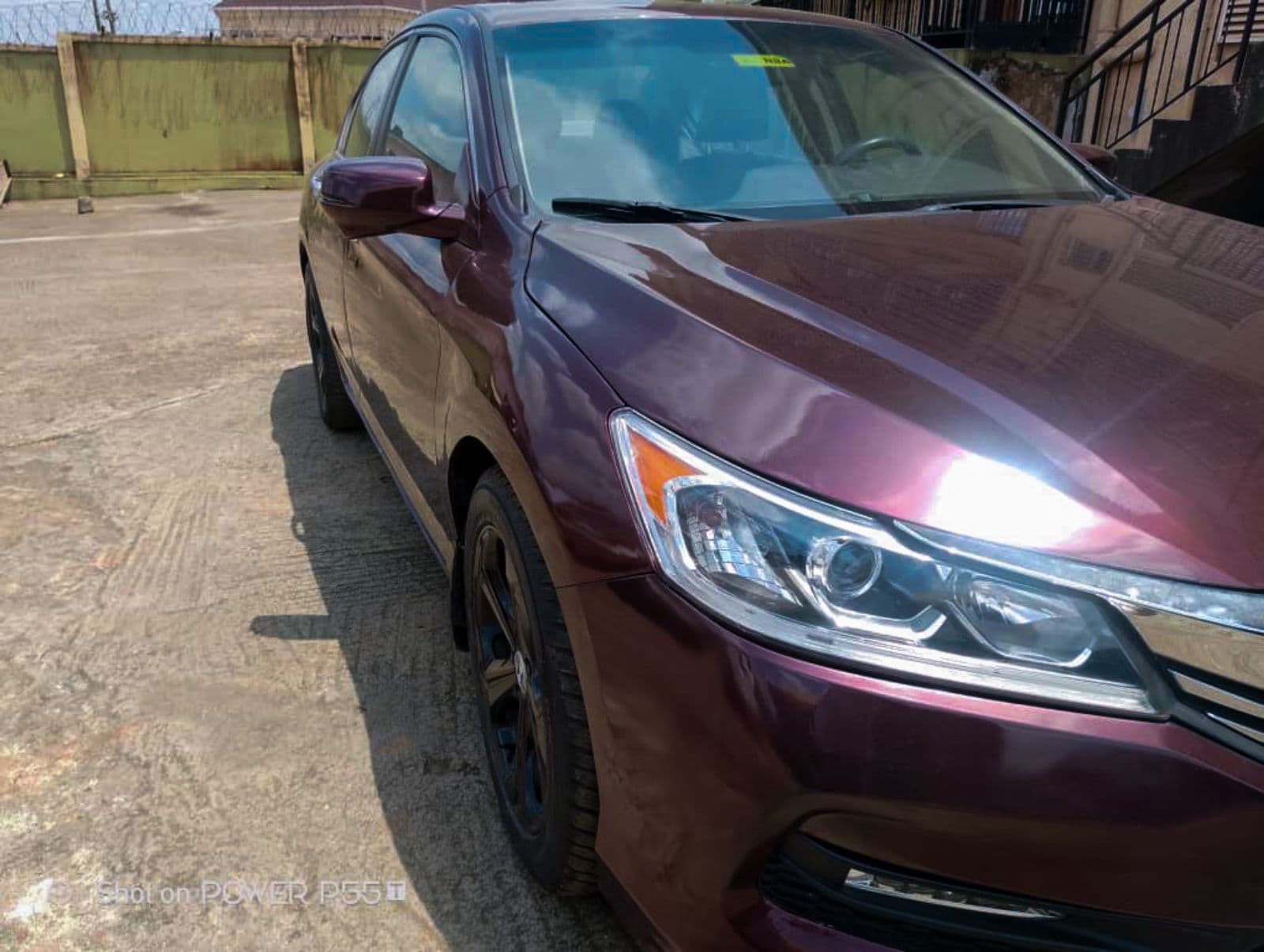 2017 Honda Accord Sedan — photo 3 of 10