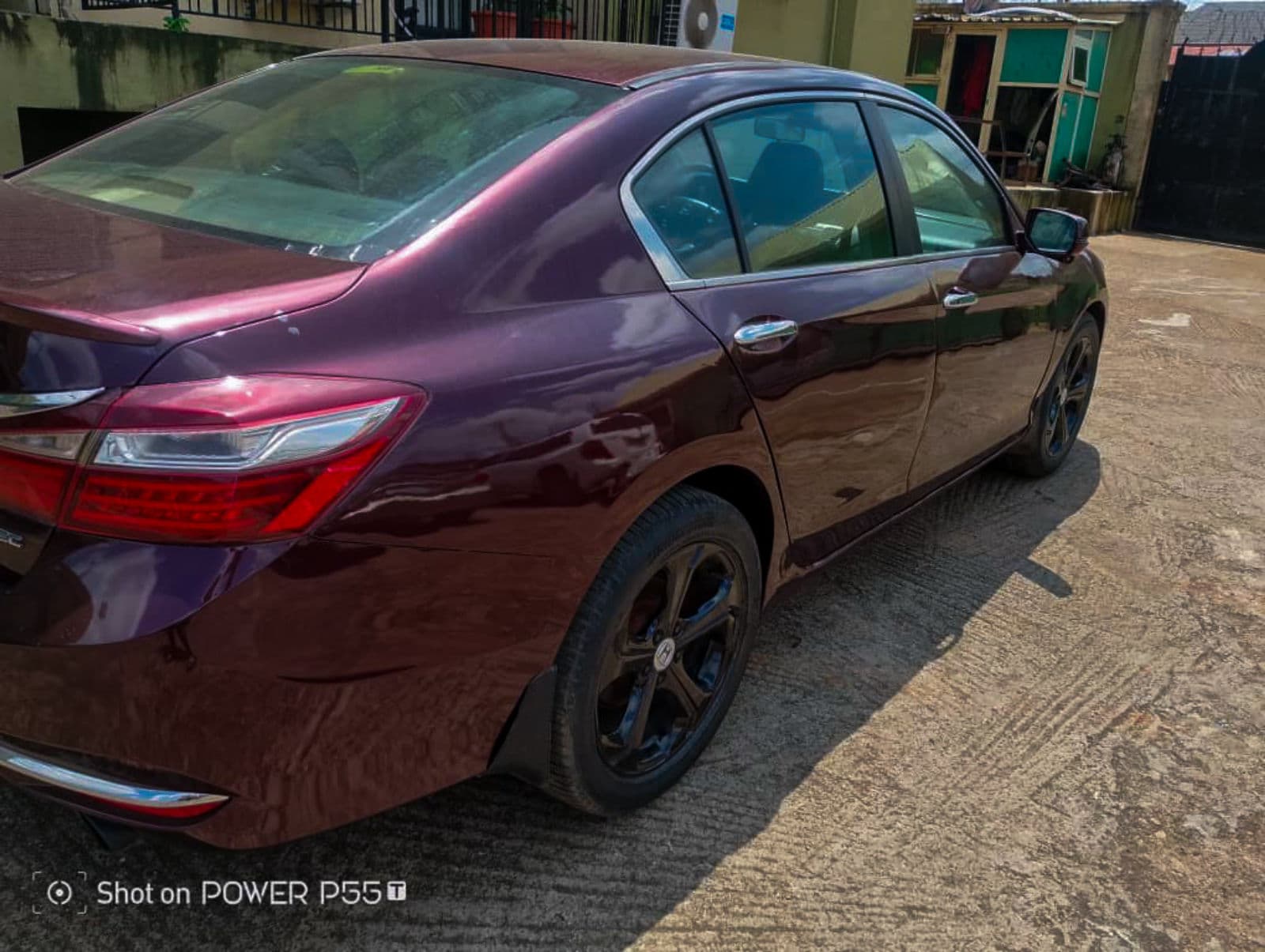2017 Honda Accord Sedan — photo 5 of 10