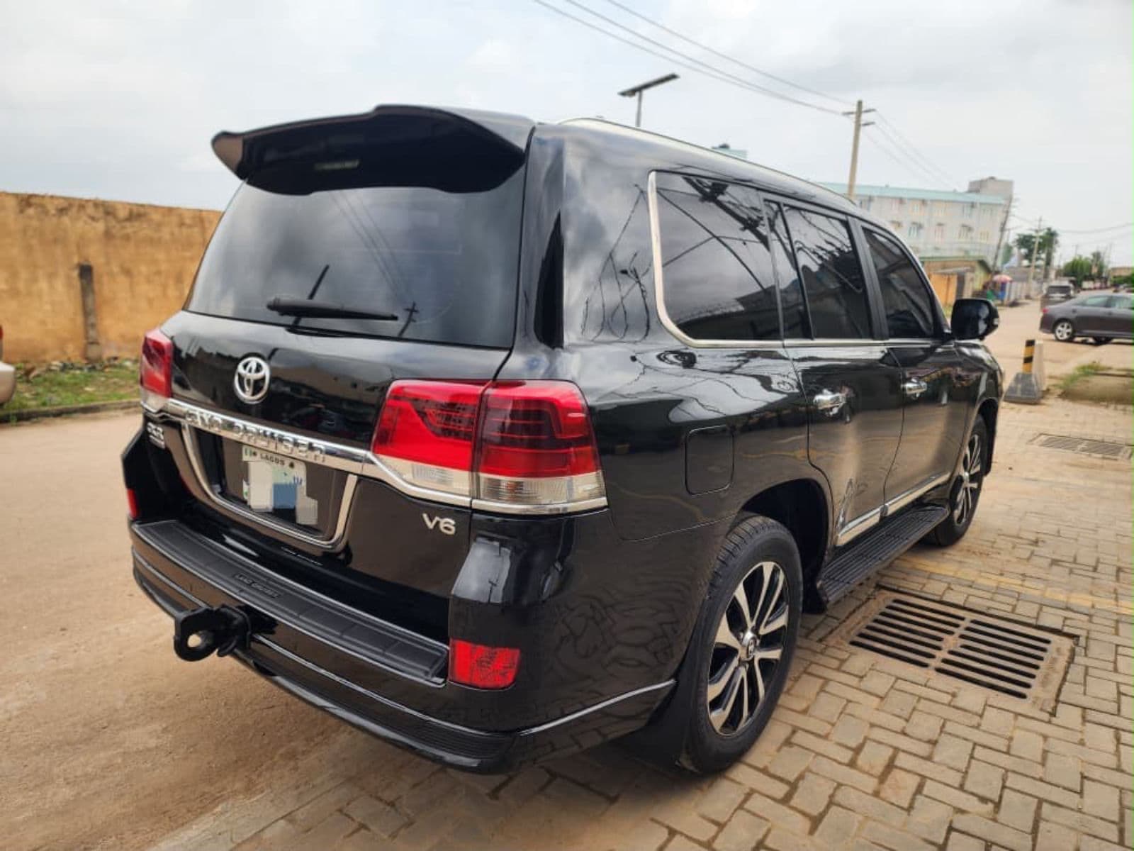2019 Toyota Land Cruiser SUV — photo 8 of 8