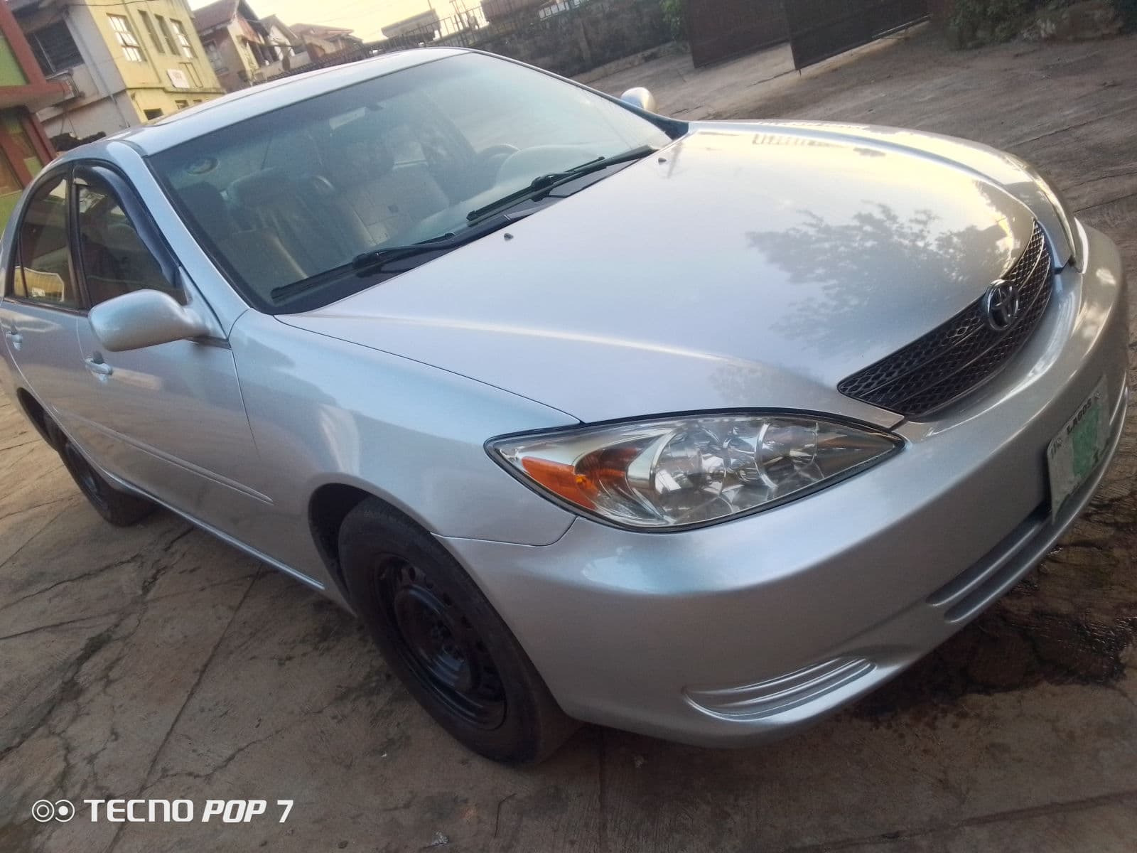 2004 Toyota Camry Sedan — photo 3 of 9