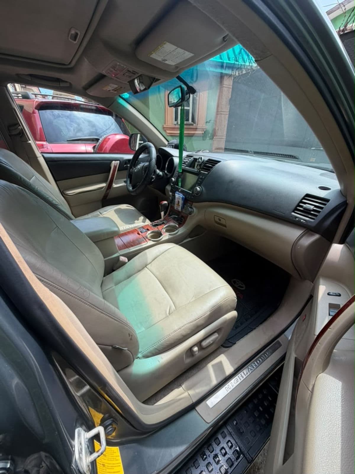 2009 Toyota Highlander SUV — photo 4 of 10