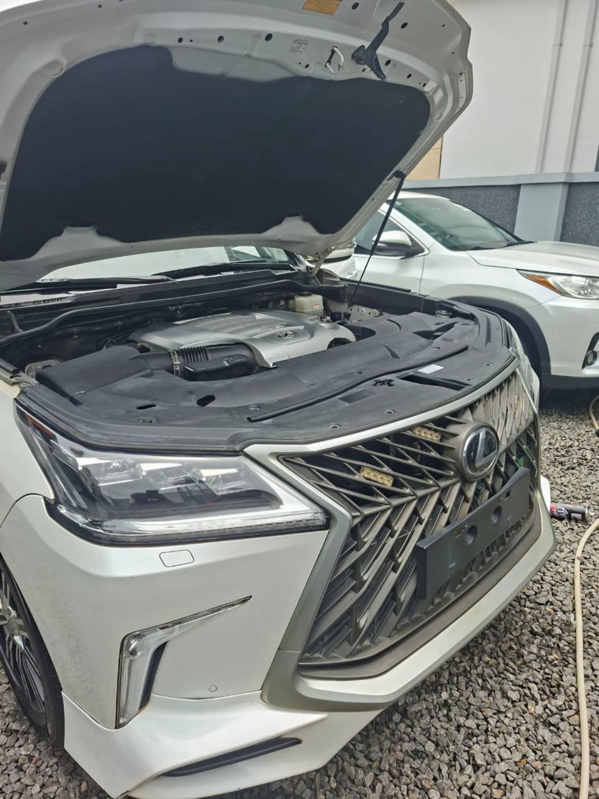 2020 Lexus LX SUV — photo 7 of 10