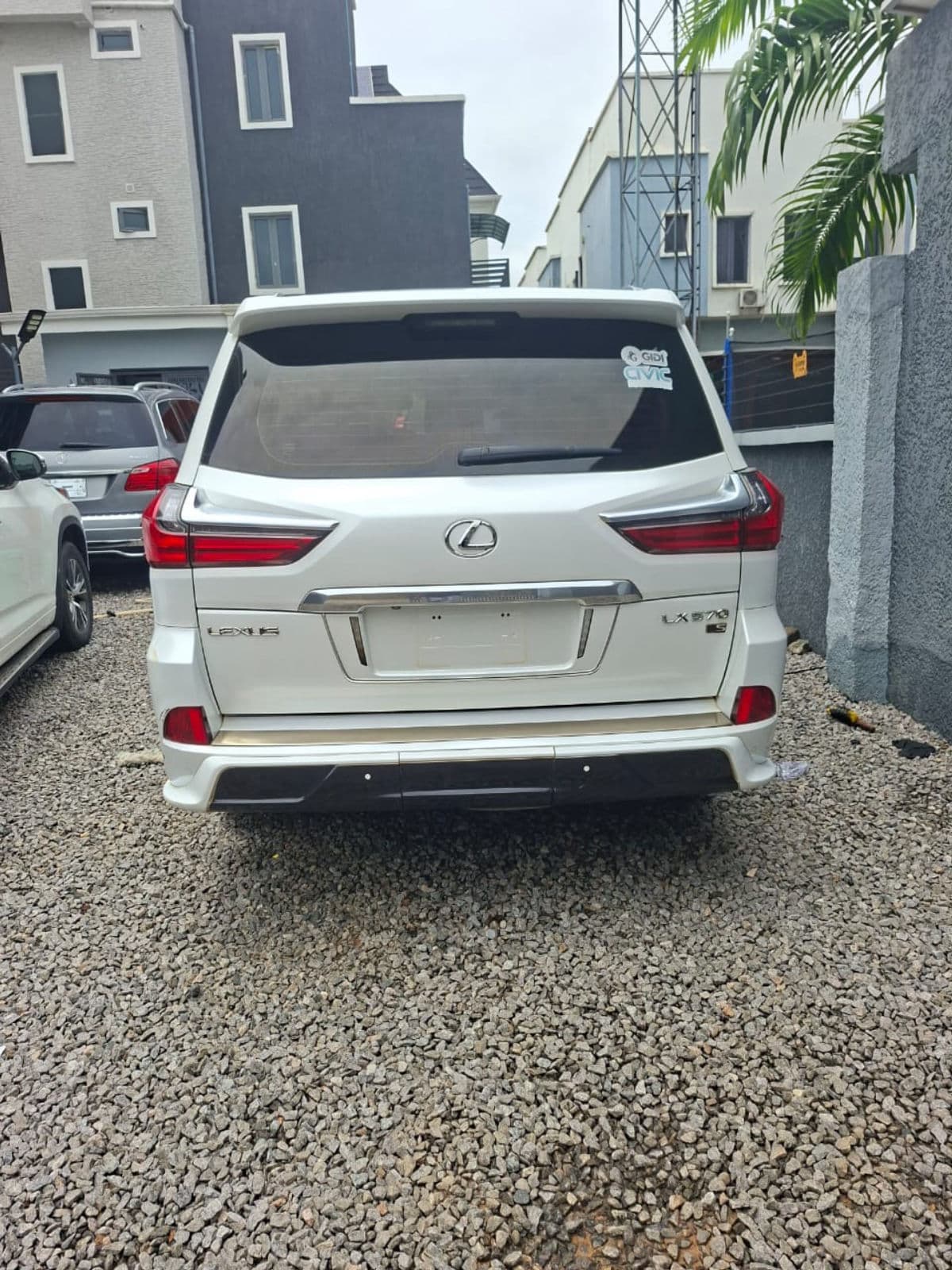 2020 Lexus LX SUV — photo 10 of 10
