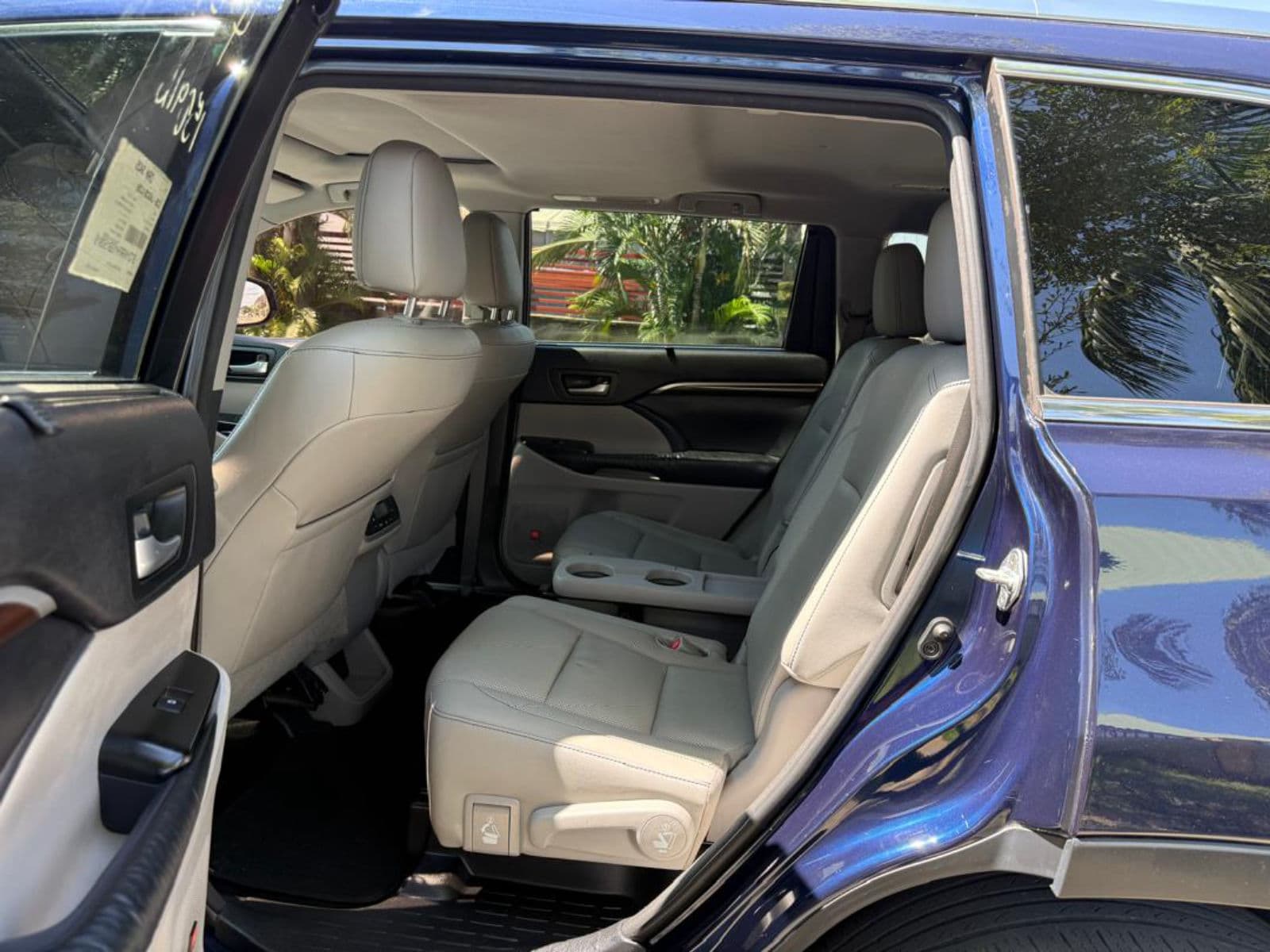 2016 Toyota Highlander SUV — photo 9 of 11