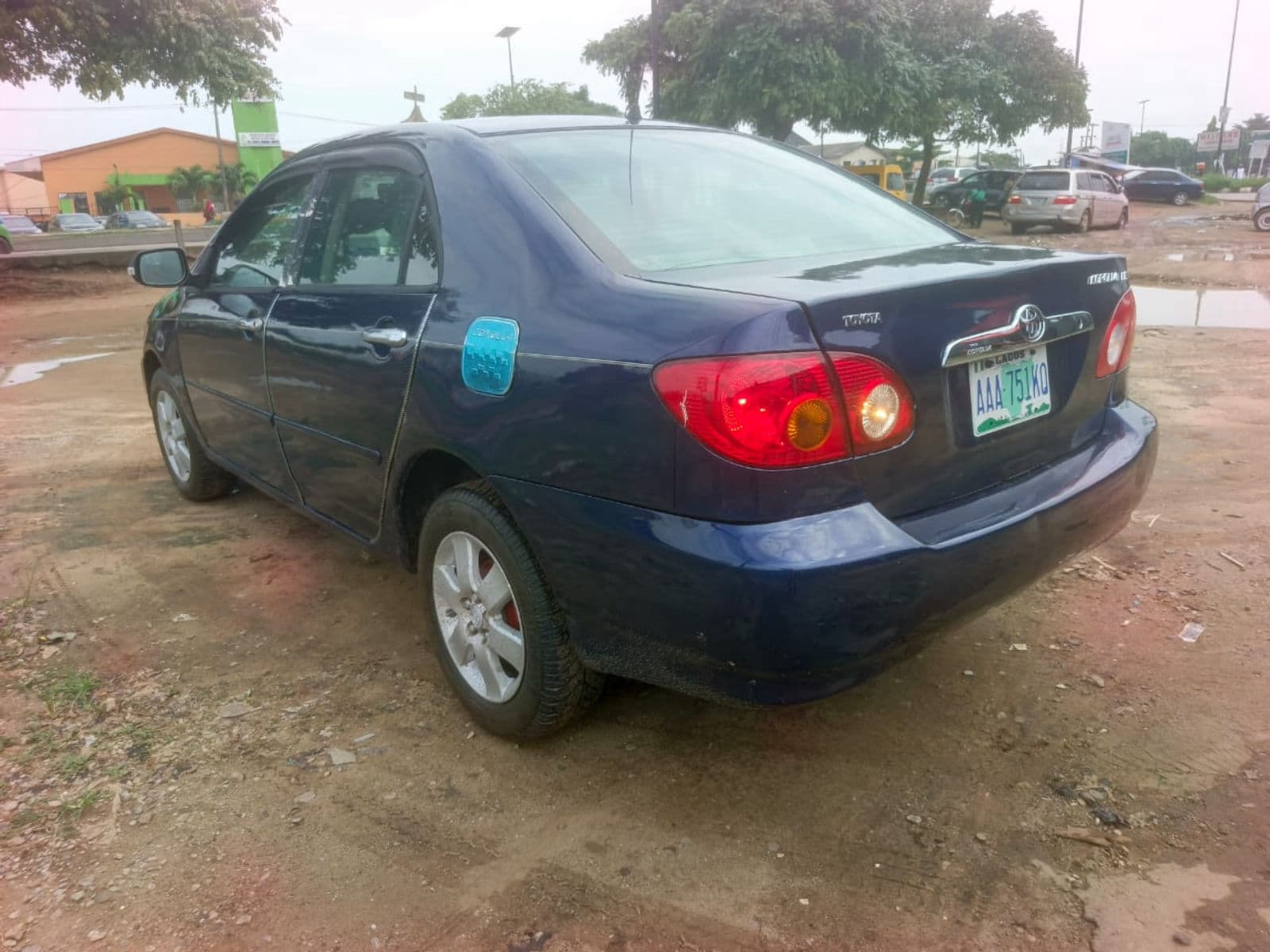 2005 Toyota Corolla Quest Sedan — photo 2 of 7