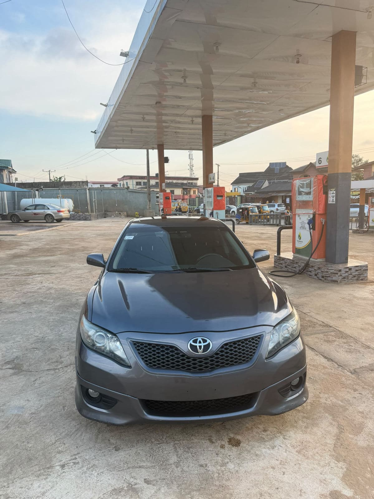 2011 Toyota Camry Sedan — photo 2 of 10