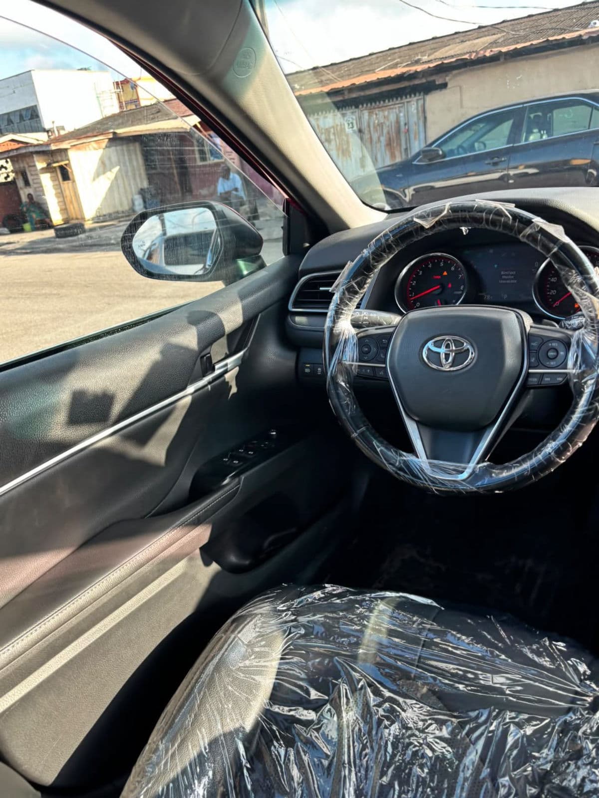 2021 Toyota Camry Sedan — photo 3 of 11