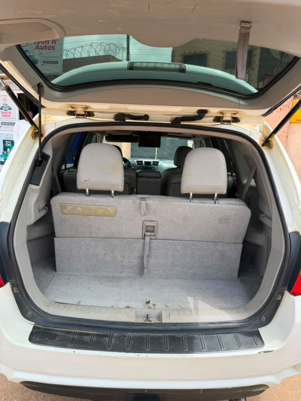 2009 Toyota Highlander SUV — photo 4 of 10