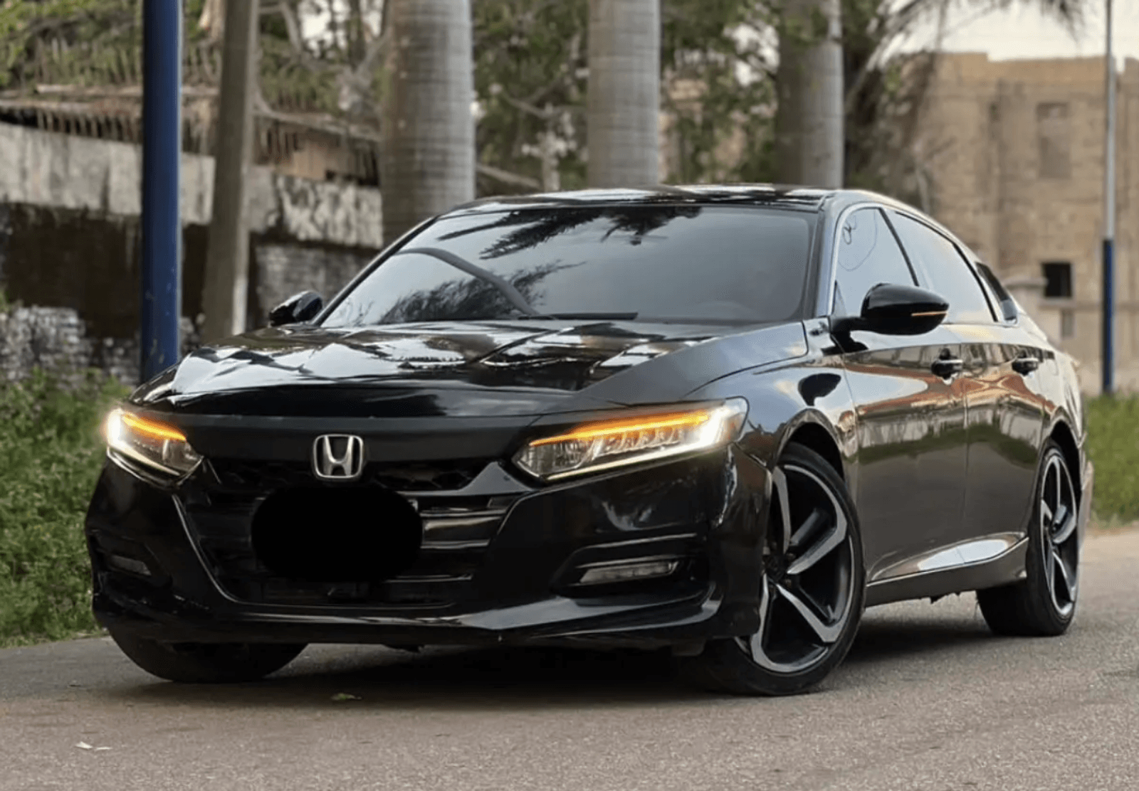 2019 Honda Accord Sedan — photo 8 of 8