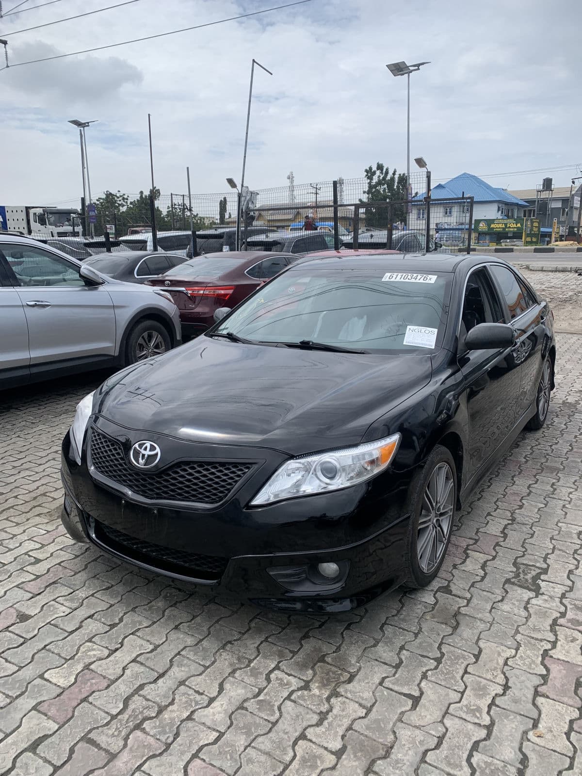 2010 Toyota Camry Sedan — photo 2 of 11