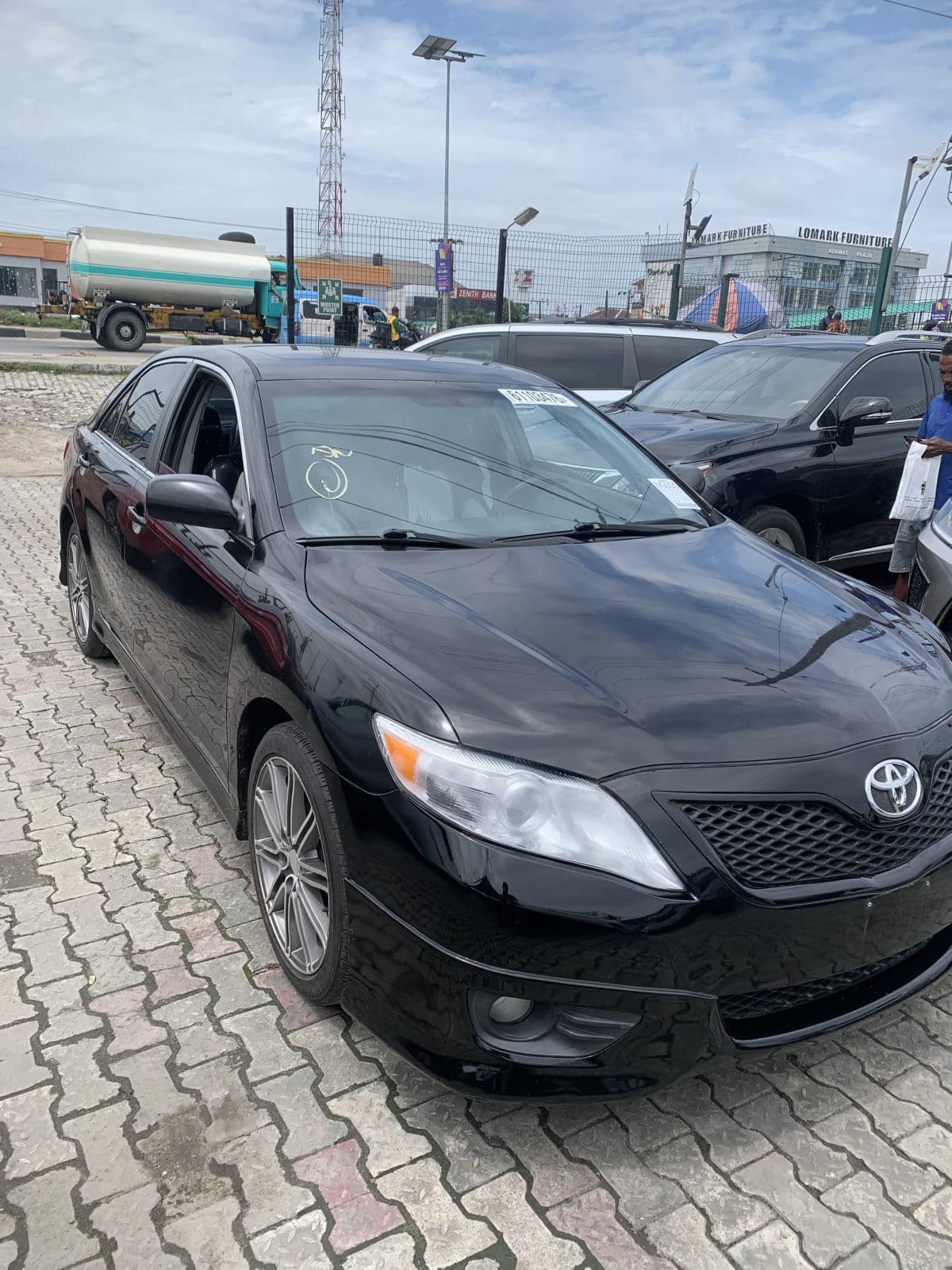 2010 Toyota Camry Sedan — photo 4 of 11